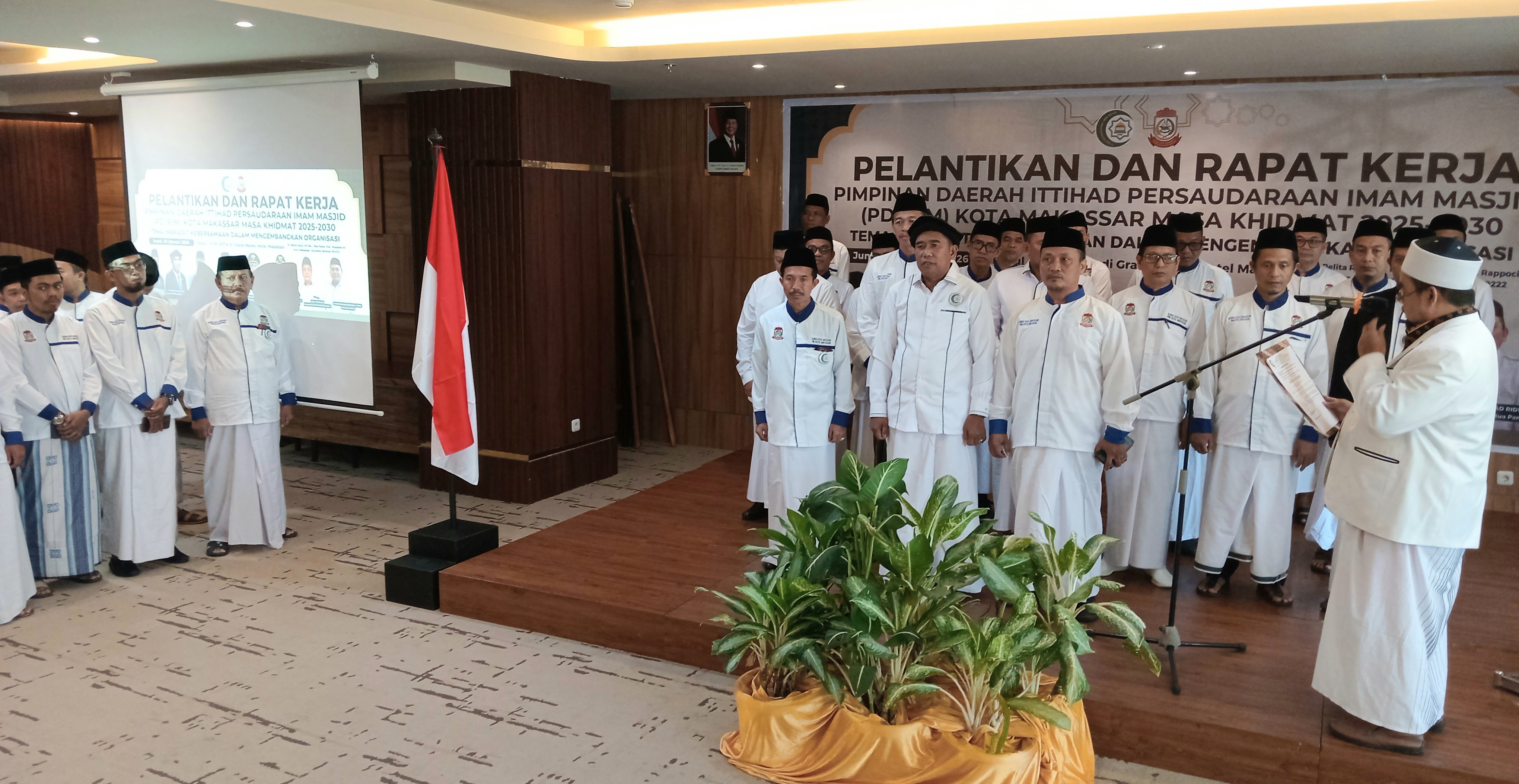 Pengurus IPIM Kota Makassar Dikukuhkan, Ruslan Lallo Didaulat jadi Ketua Umum