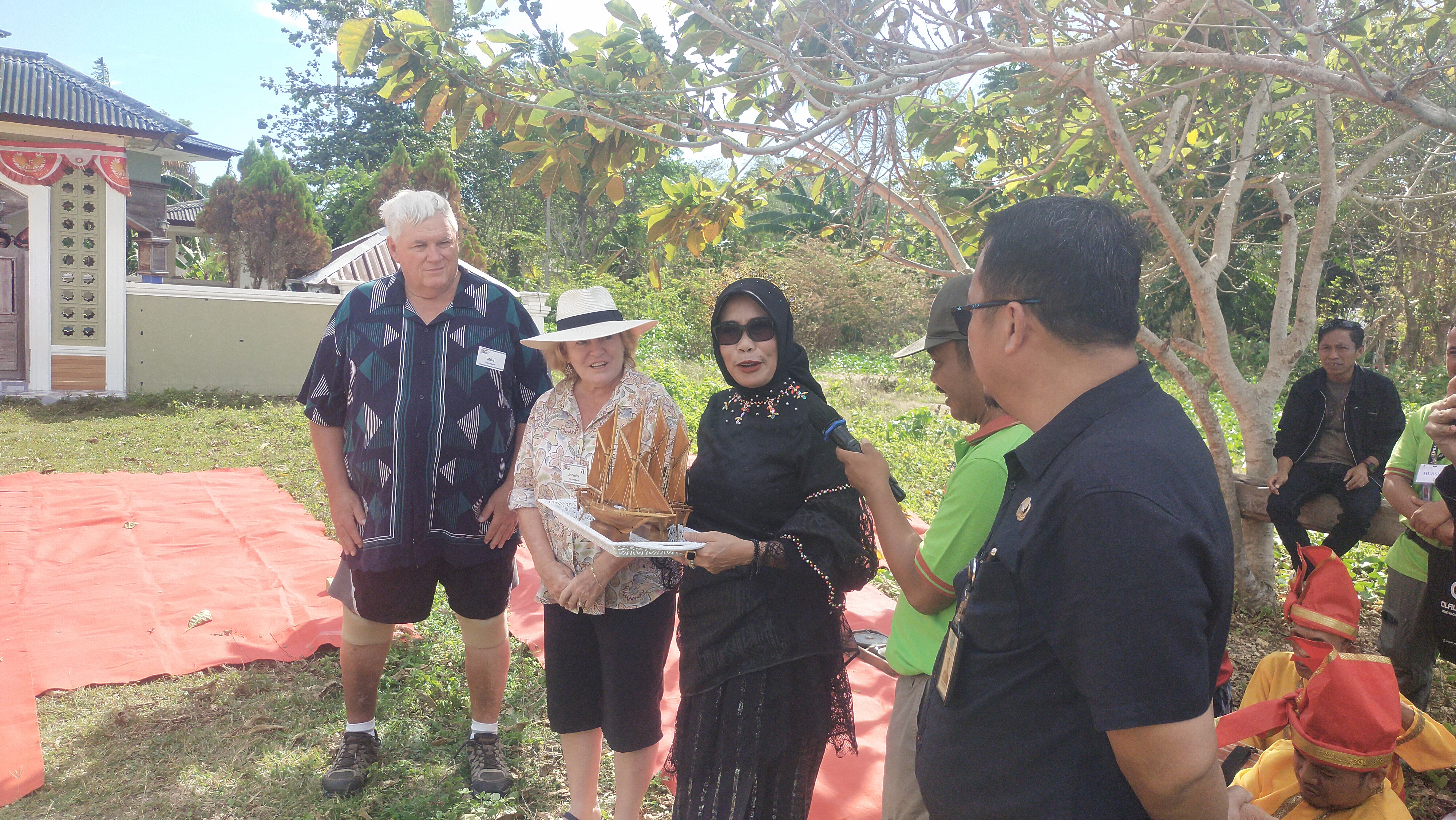 Disparpora Bulukumba Sambut 90 Wisatawan Mancanegara di Kawasan Pembuatan Kapal Pinisi Tana Beru