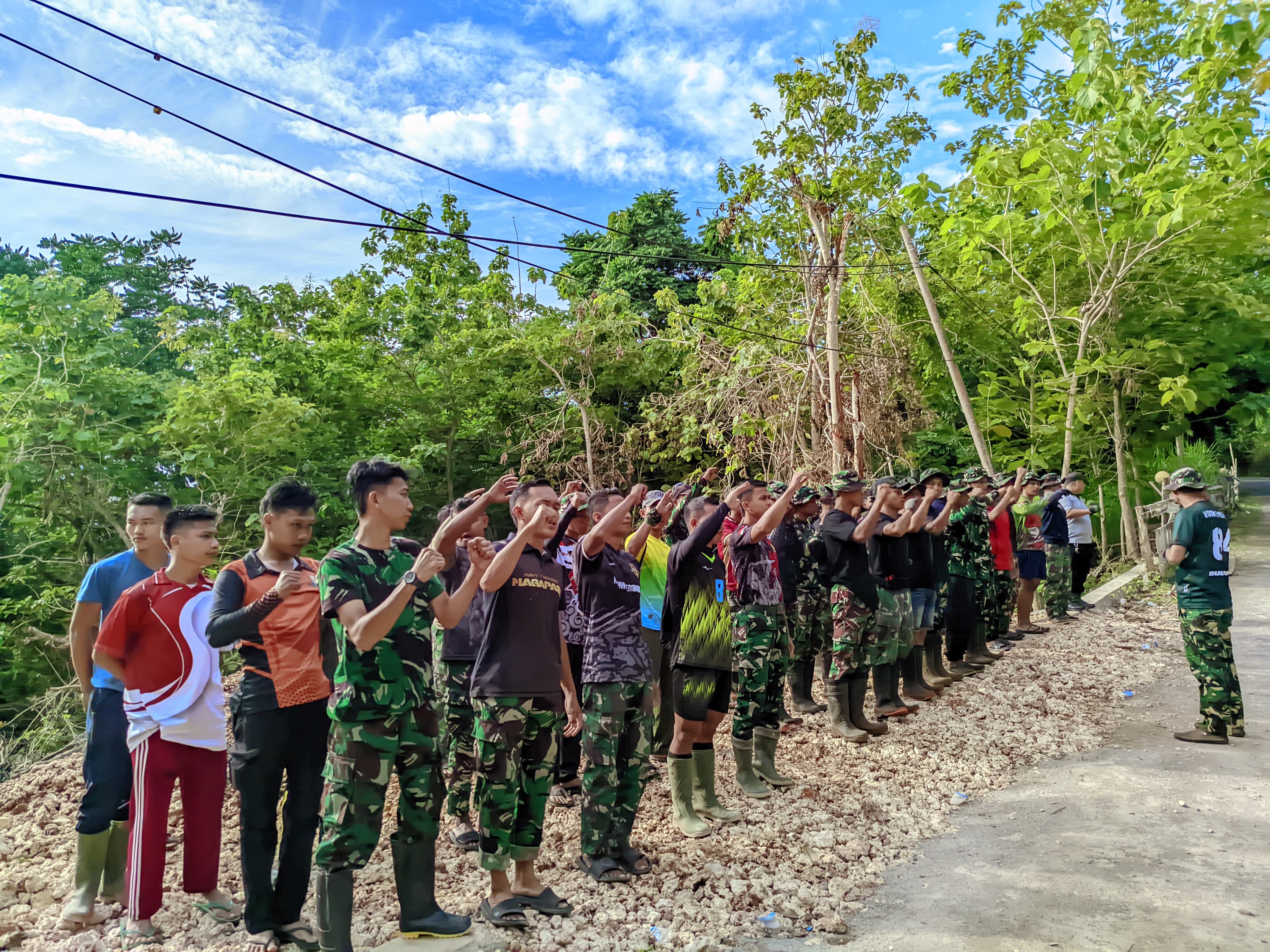 Sebelum Bekerja, Satgas TMMD ke-127 Gelorakan Yel-Yel Sebagai Simbol Penyemangat