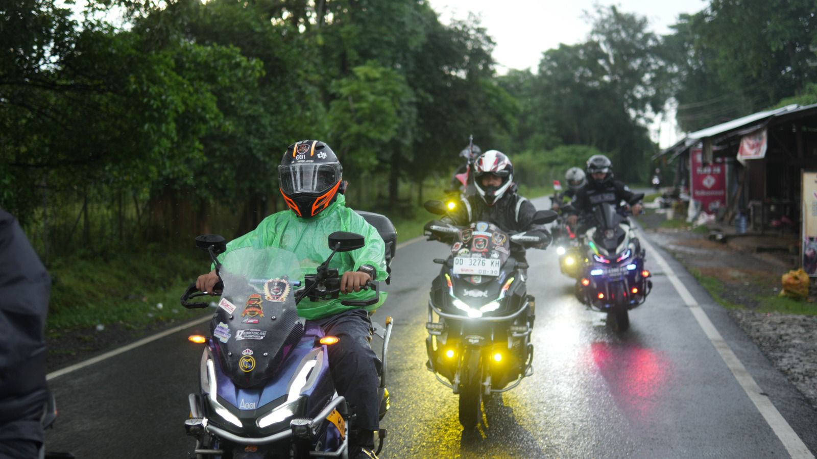 Cuaca Ekstrem, Ini Kesalahan Berkendara yang Paling Sering Jadi Pemicu Kecelakaan