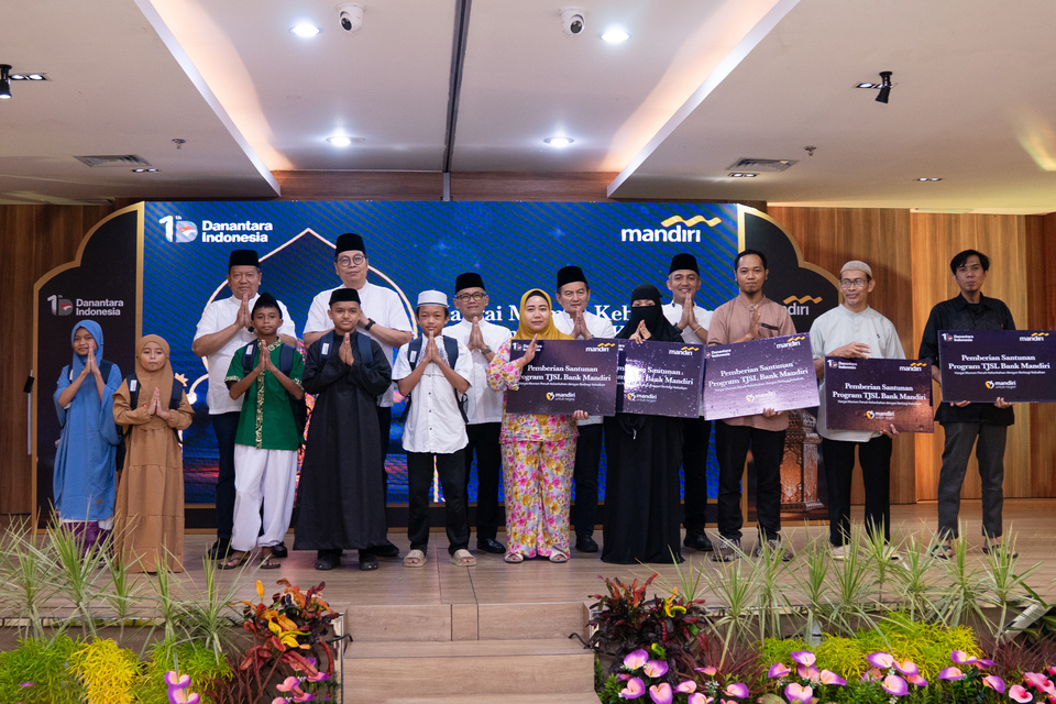 1001421516 Hargai Momen Keberkahan dengan Berbagi Kebaikan, Bank Mandiri Gelar Buka Puasa dan Santunan Masyarakat Rentan di Makassar