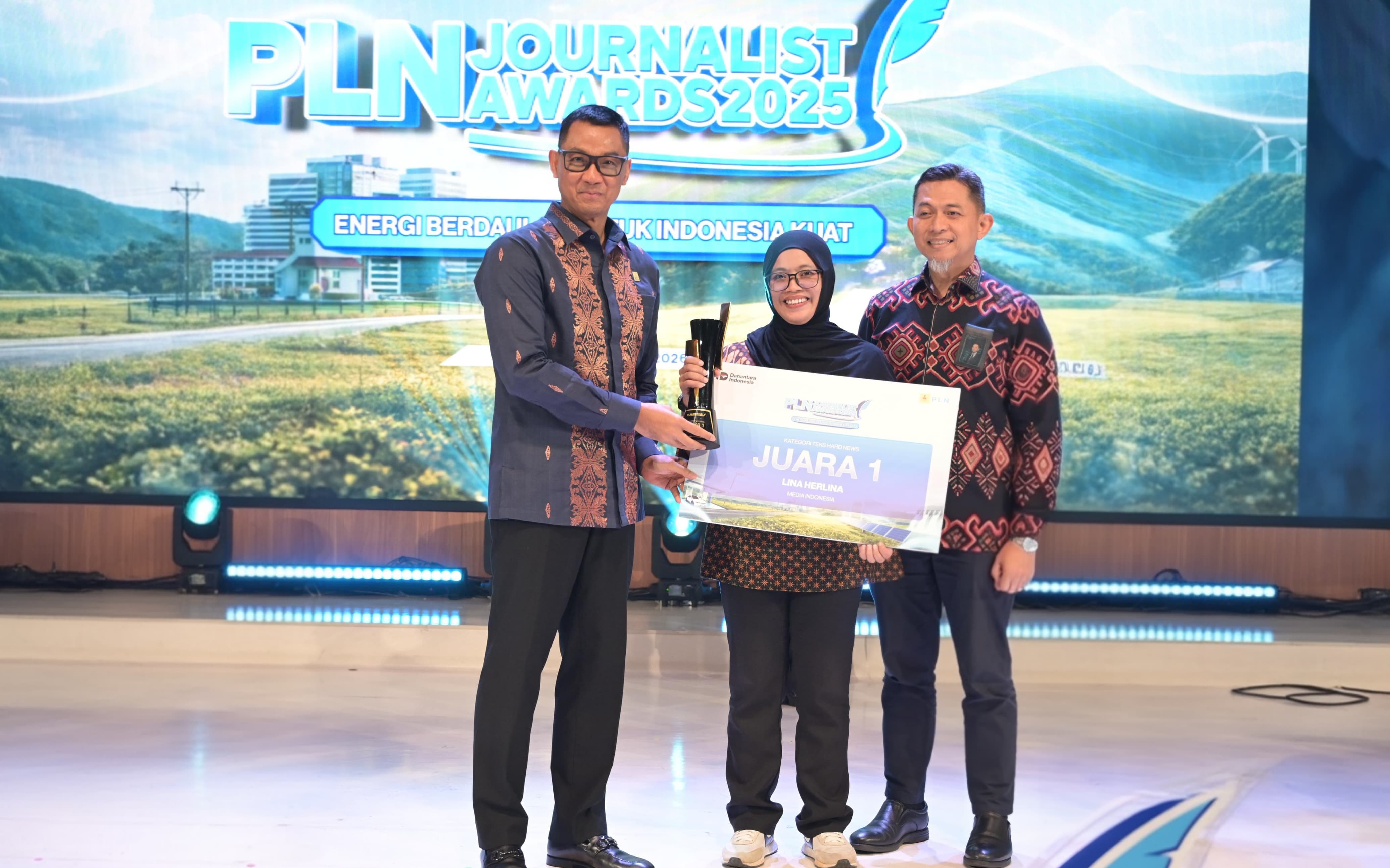 Usung Tema Energi Berdaulat, Dua Jurnalis Sulawesi Selatan Kembali Raih Penghargaan Direktur Utama dalam PLN Journalist Awards 2025