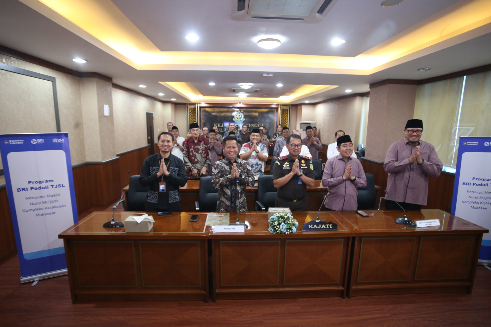 BRI Peduli Dukung Renovasi Masjid di Kompleks Kejaksaan Makassar