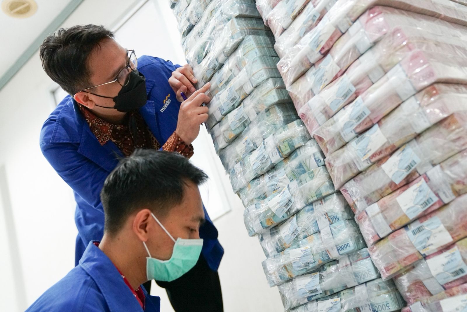 IMG-20260317-WA0011 Jaga Stabilitas Transaksi saat Ramadan dan Idul Fitri 1447H, Bank Mandiri Siapkan Rp2,3 Triliun Uang Tunai di Wilayah Region X Sulawesi & Maluku