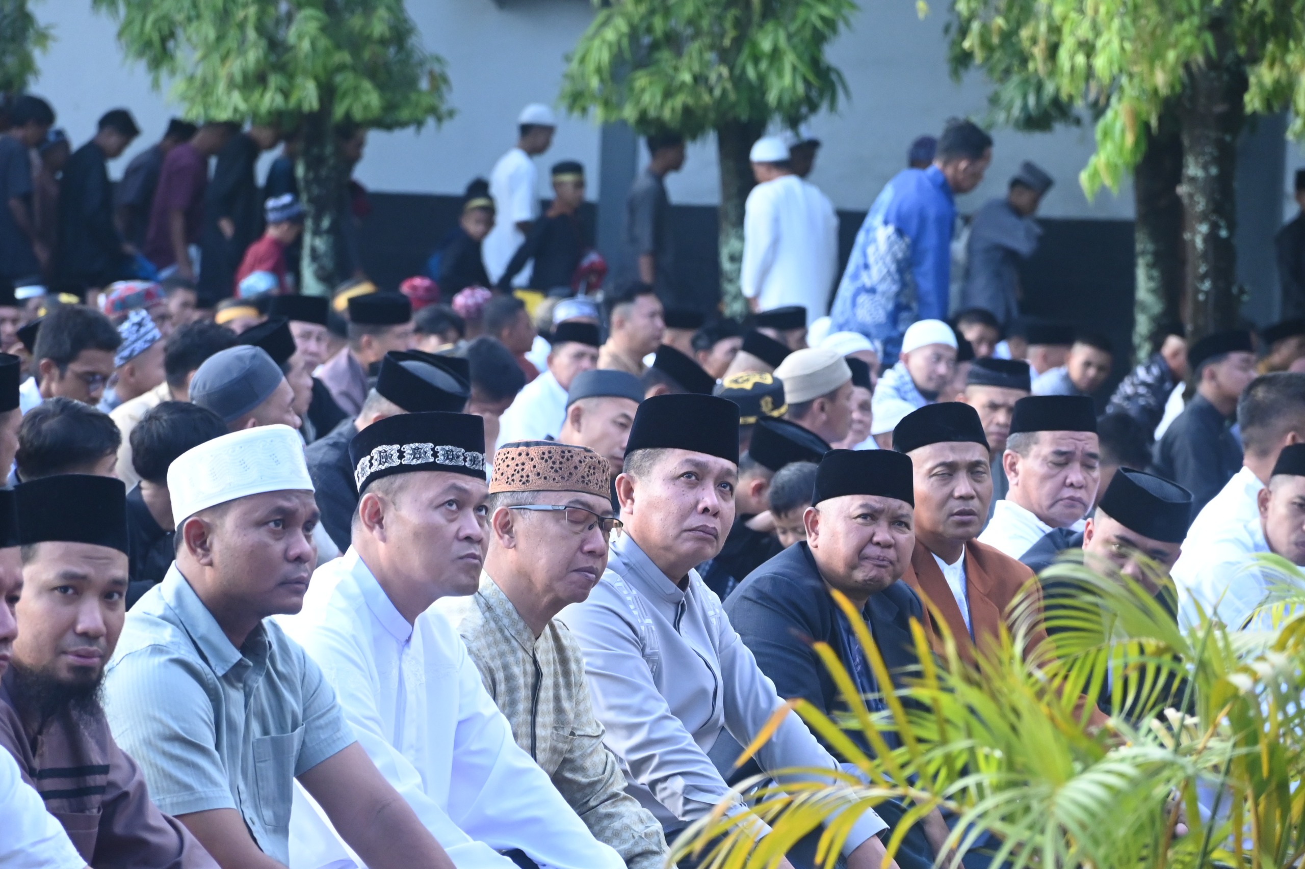 Gema Takbir di Lapangan Arafuru, Ribuan Umat Muslim Tumpah Ruah Rayakan Kemenangan di Mako Kodaeral VI