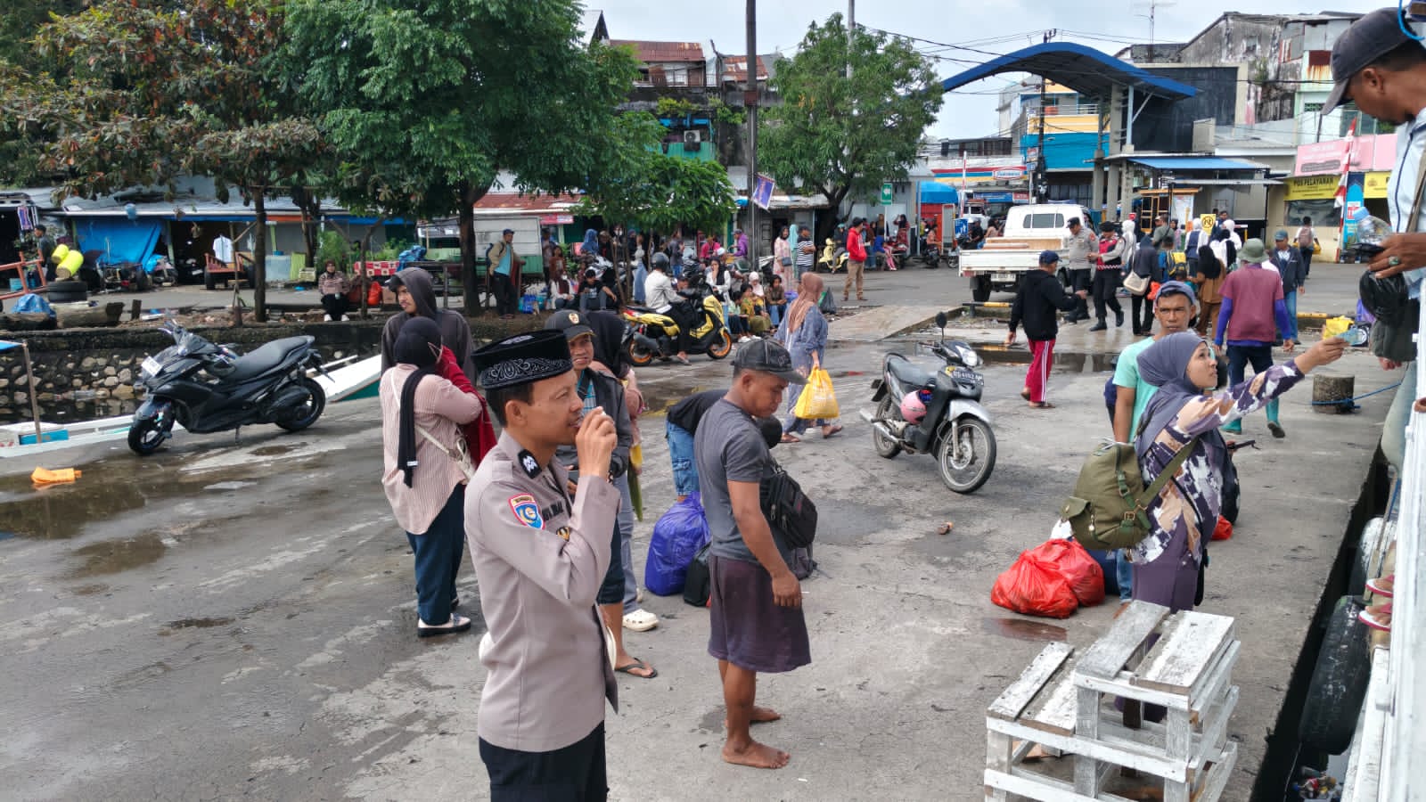 IMG-20260325-WA0040 Arus Balik Mudik Lebaran 2026, Polisi Tingkatkan Patroli di Pelabuhan Makassar dan di Jalur Darat