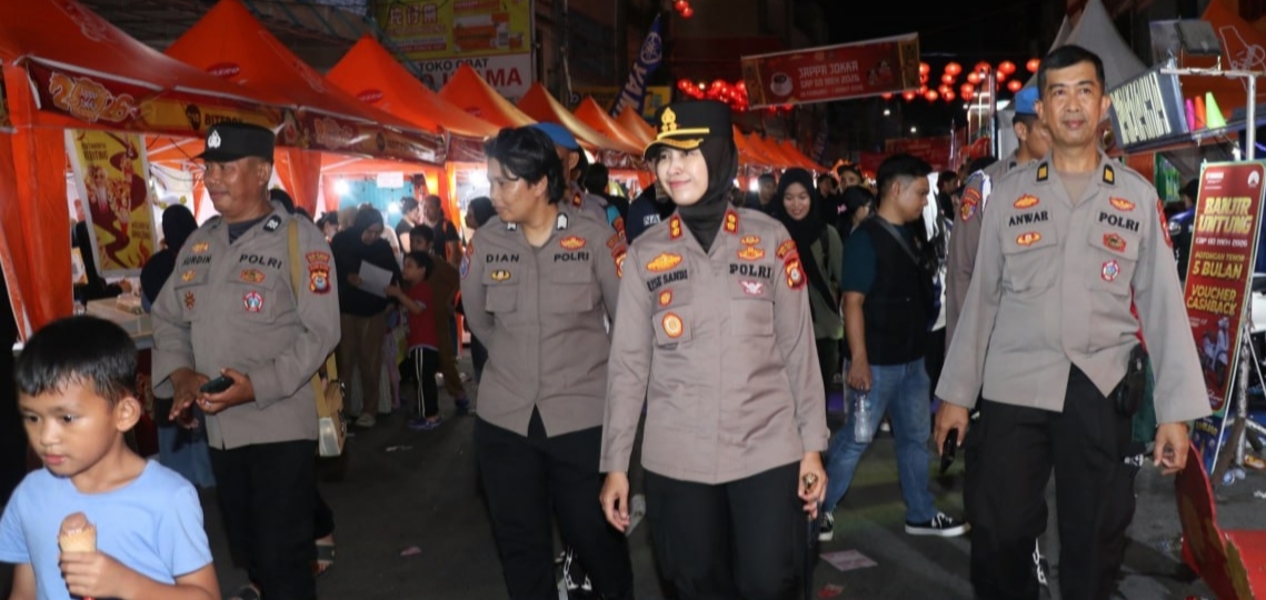 Kapolres AKBP Rise Sandiyantanti Patroli Jalan Kaki Amankan Jappa Jokka Imlek 2577