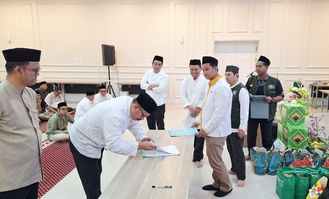 Gandeng  10 Lembaga Amil Zakat, Kemenag Sulsel Bagikan 10.714 Bingkisan 