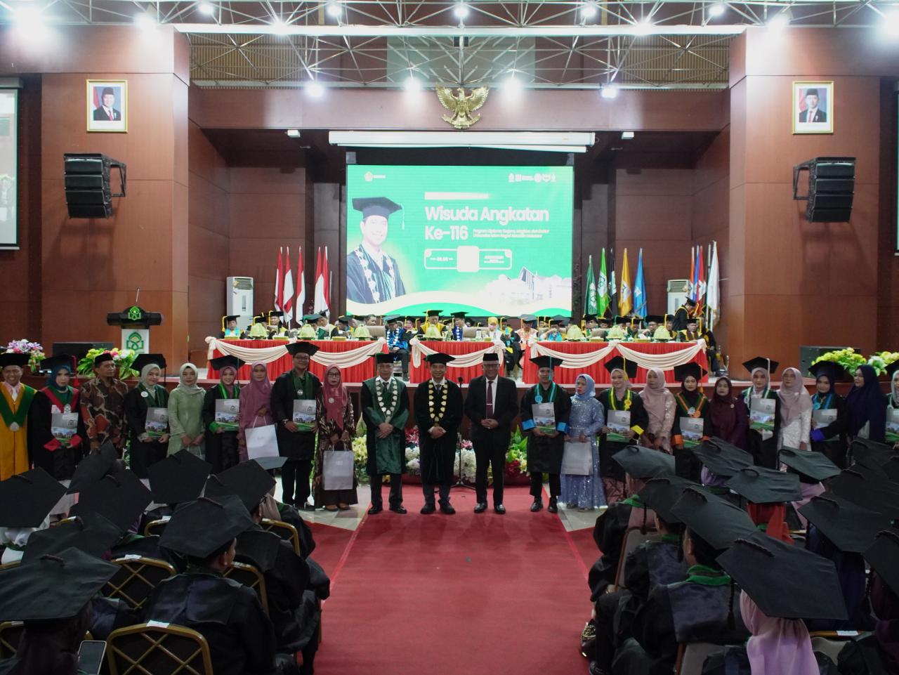 750 Wisudawan Angkatan 116 Resmi Dikukuhkan, Sejumlah Mahasiswa Raih IPK Sempurna