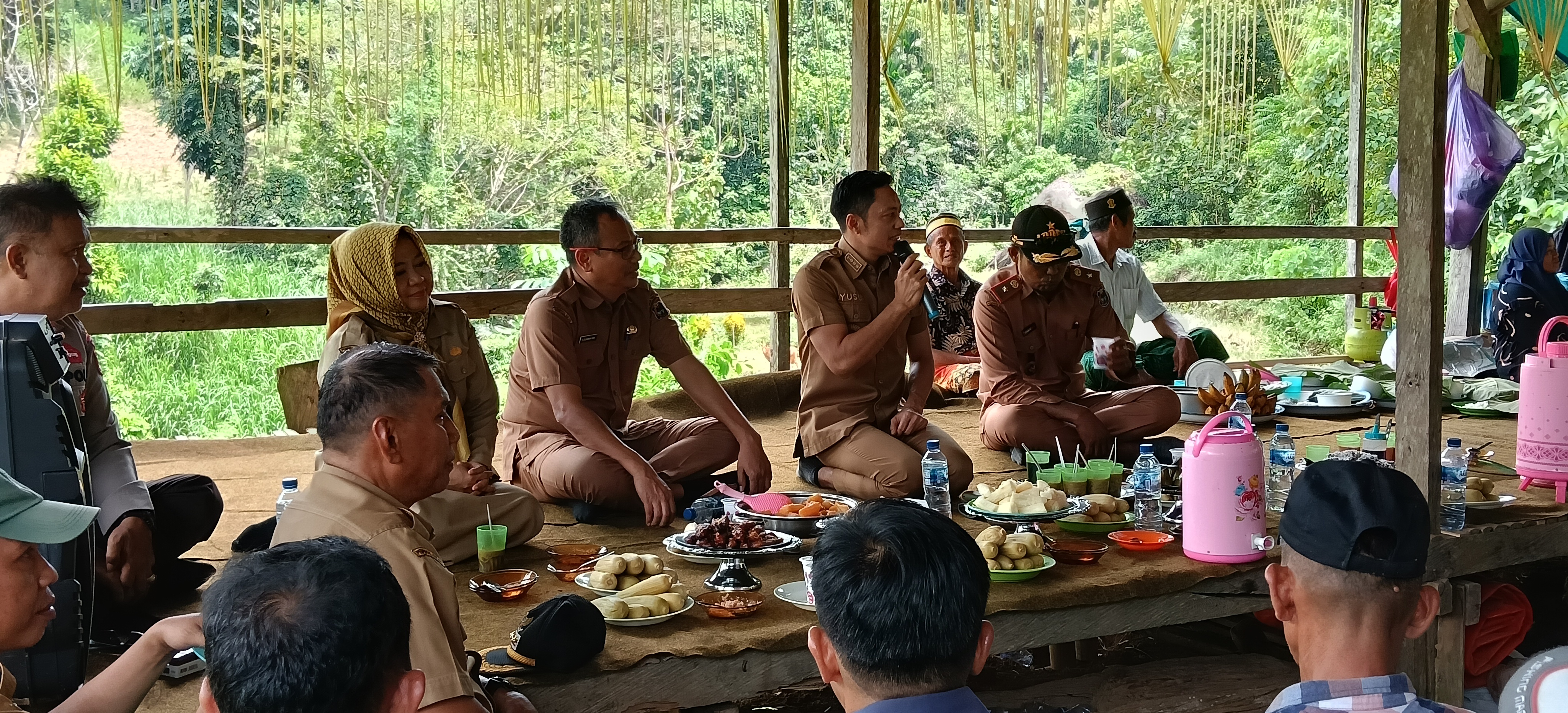 414020 Hadiri Pesta Panen Dusun Ba'ka, Bupati Janji akan Beri Perhatian kepada Masyarakat Desa Pundi Lemo