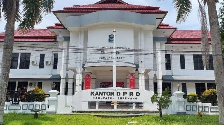 Beritanya Viral, ST Jelaskan Perempuan Yang Bersamanya Adalah Istri Sirihnya