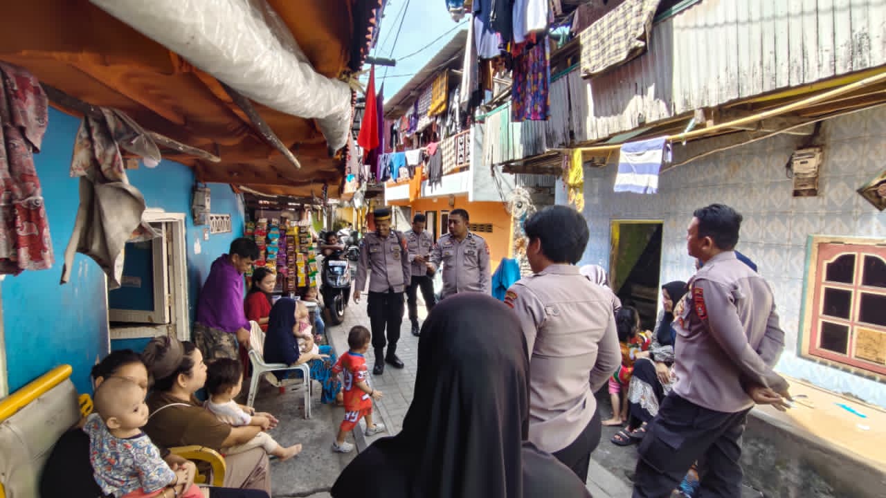 Dari Lorong ke Lorong, Satbinmas Pelabuhan Makassar Ingatkan Warga Waspada Kebakaran dan Pergaulan Anak