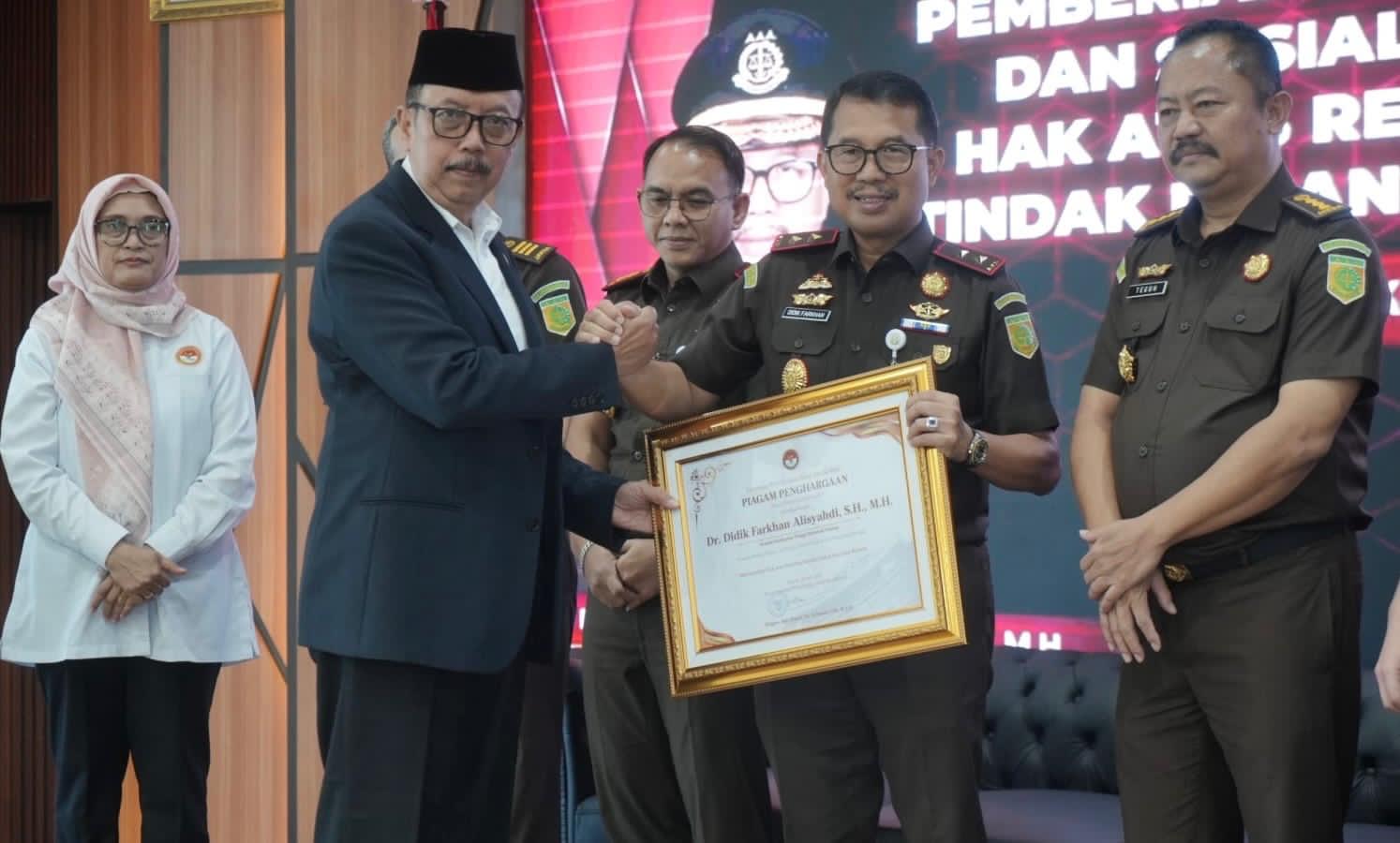 175 Hari Kepemimpinan Dr. Didik Farkhan Alisyahdi di Kejati Sulsel 175 Hari Kepemimpinan Dr. Didik Farkhan Alisyahdi di Kejati Sulsel