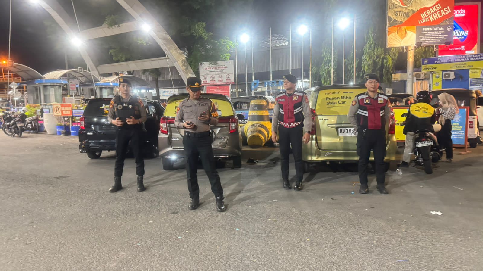 Saat Kapal Sandar, Polisi Berdiri di Garda Depan Cegah Pungli dan Parkir Liar di Pelabuhan Makassar