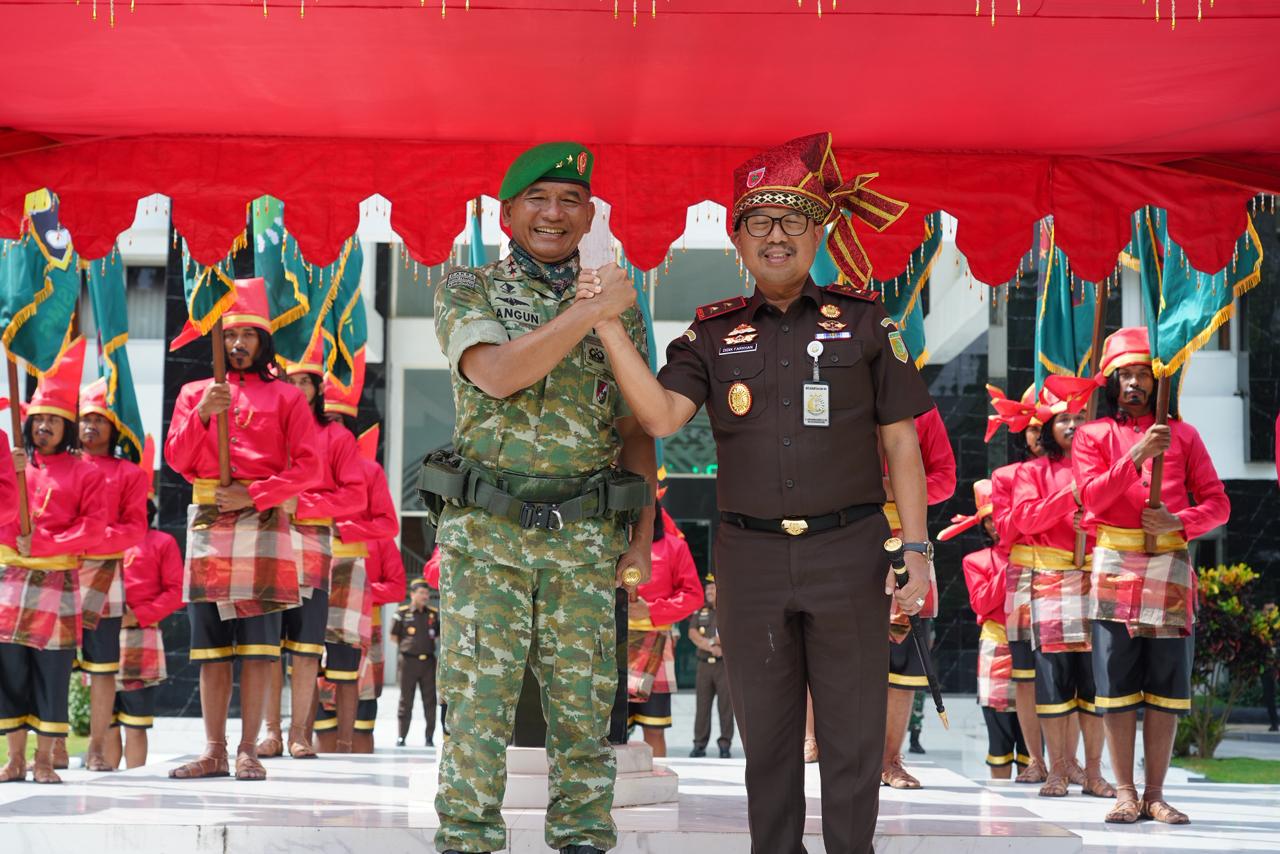 IMG-20260423-WA0042 Pangdam XIV/Hasanuddin Sambut dan Lepas Kajati Sulsel Sebagai Warga Kehormatan