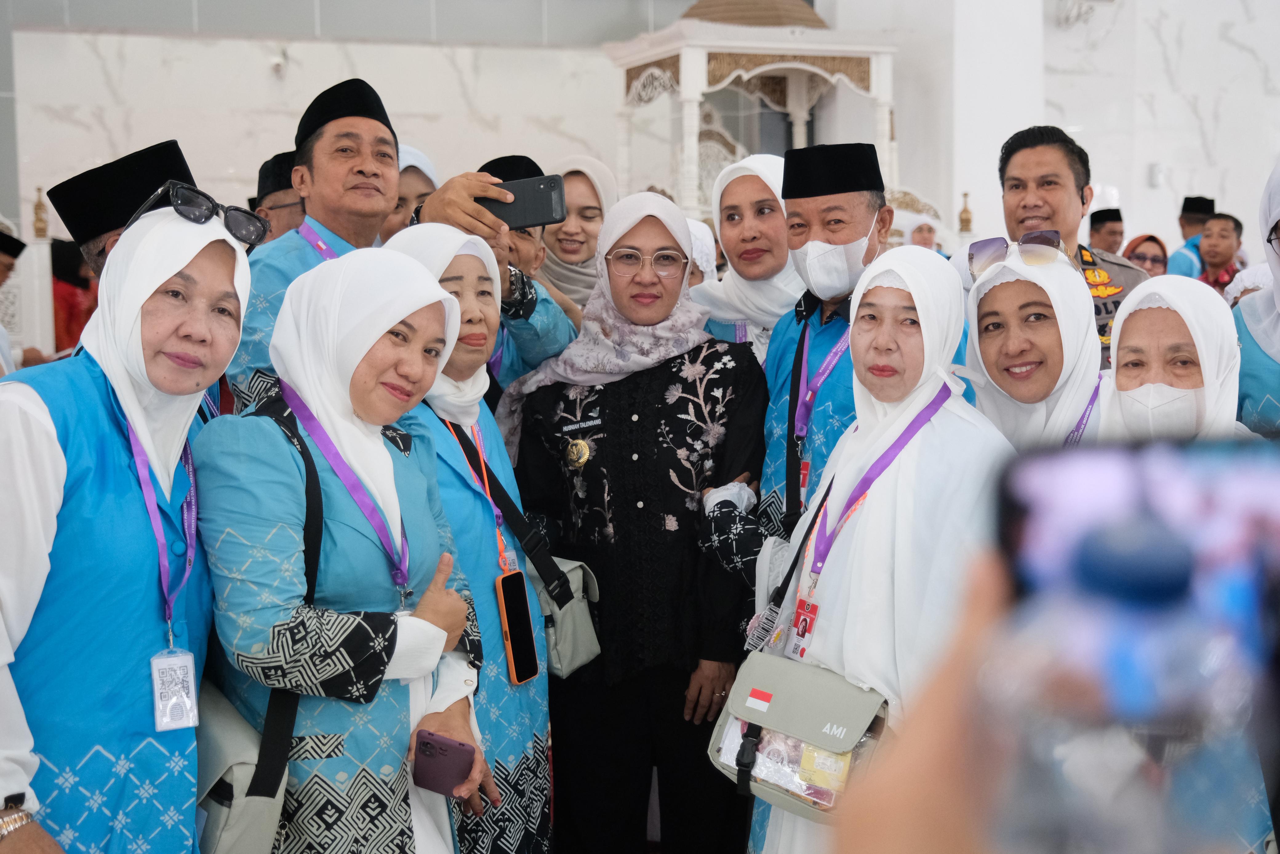 Lepas 387 JCH Kloter Pertama, Bupati Gowa Titip Doa untuk Kemajuan Daerah