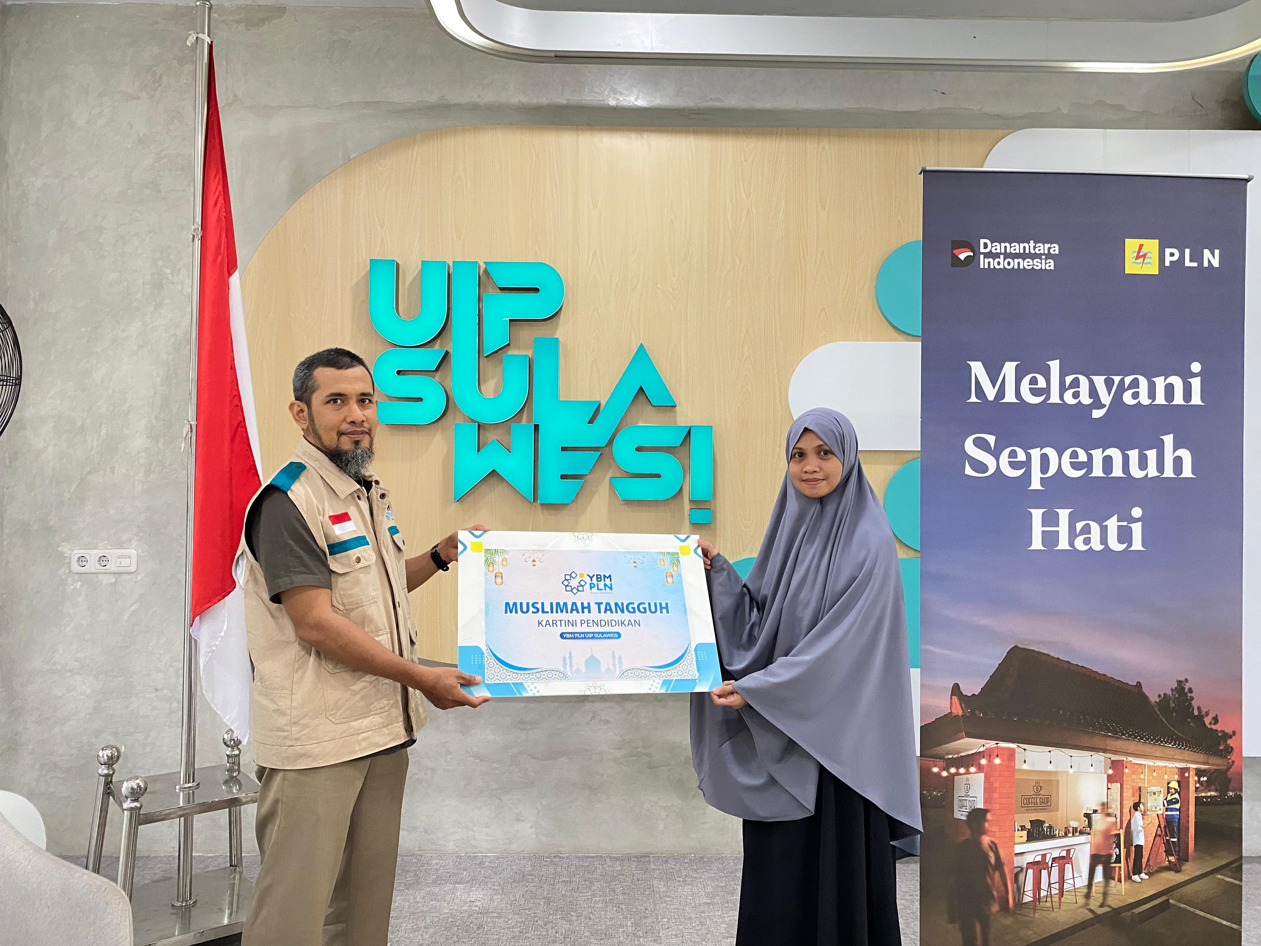 PLN UIP Sulawesi Peringati Hari Kartini dengan Menyalurkan Insentif bagi 16 Muslimah Tangguh di 6 Kabupaten/Kota