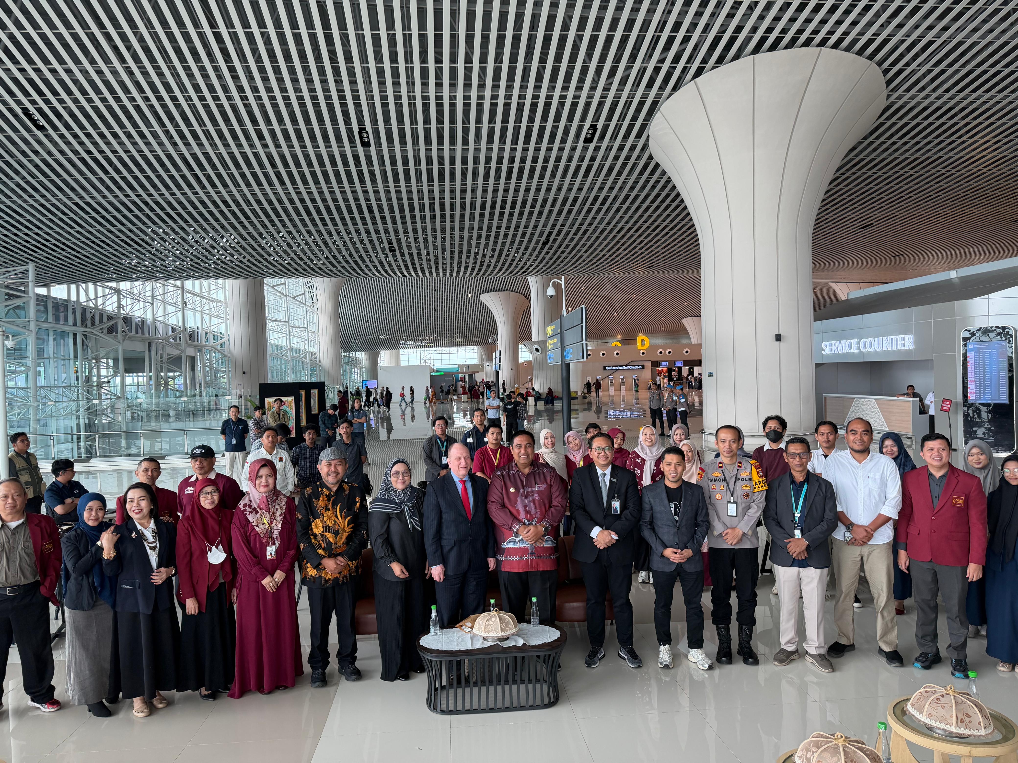 Bandara Sultan Hasanuddin Jadi Pusat Ekosistem Inovasi: GM Ruly Artha Tegaskan Prinsip ABCDE dalam Forum Riset dan Inovasi