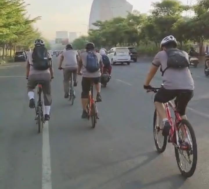"Bike to Work" Brimob Sulsel: Disiplin, Sehat dan Efisiensi BBM