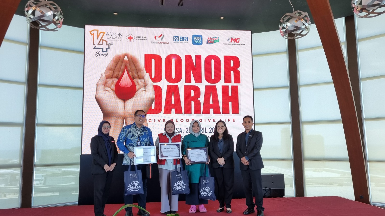 Aston Makassar Gelar Kegiatan CSR Donor Darah Bersama