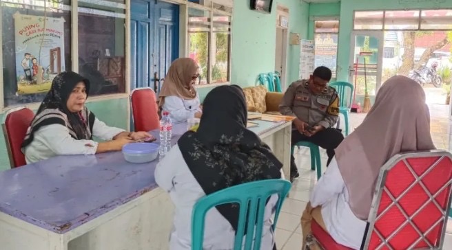 bee88a3f-02f9-488c-85ae-898f7e78ead0 Takalar Cepat, Camat Pattallassang Turun Langsung ke Kelurahan Usai Terima Aduan Warga