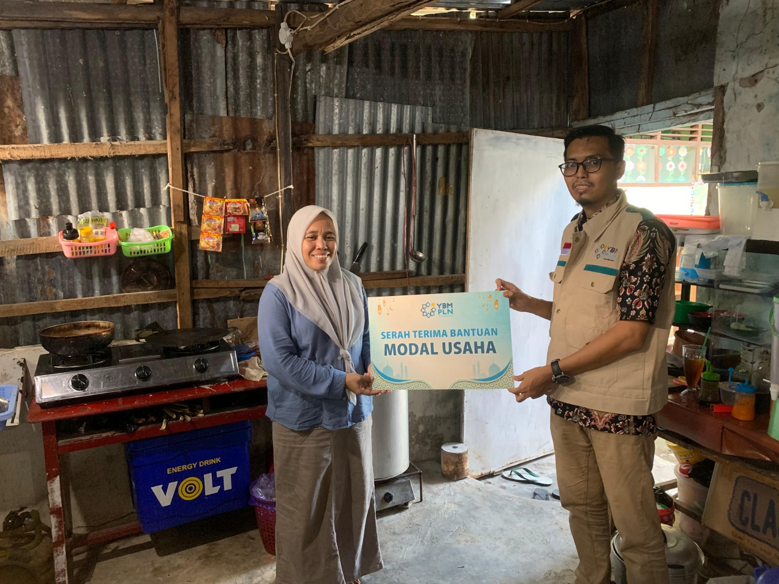 IMG-20260503-WA0000 Semangat Kartini dari Dapur Kecil Ibu Cathy, YBM PLN UIP3B Sulawesi Salurkan Bantuan Modal Usaha untuk Perempuan Tangguh di Bantaeng