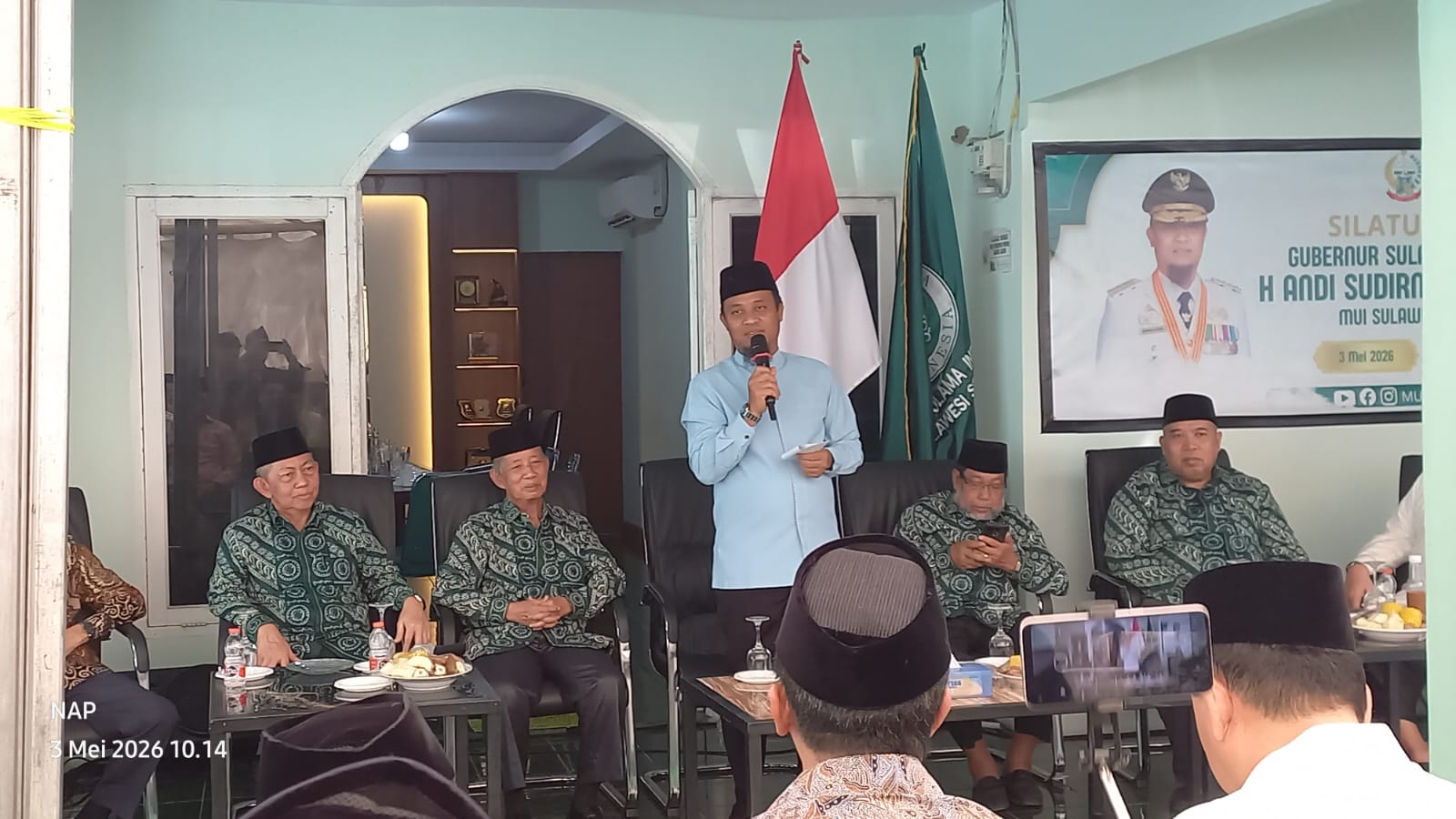 Silaturahmi ke MUI Sulsel, Gubernur Serahkan Dana Hibah