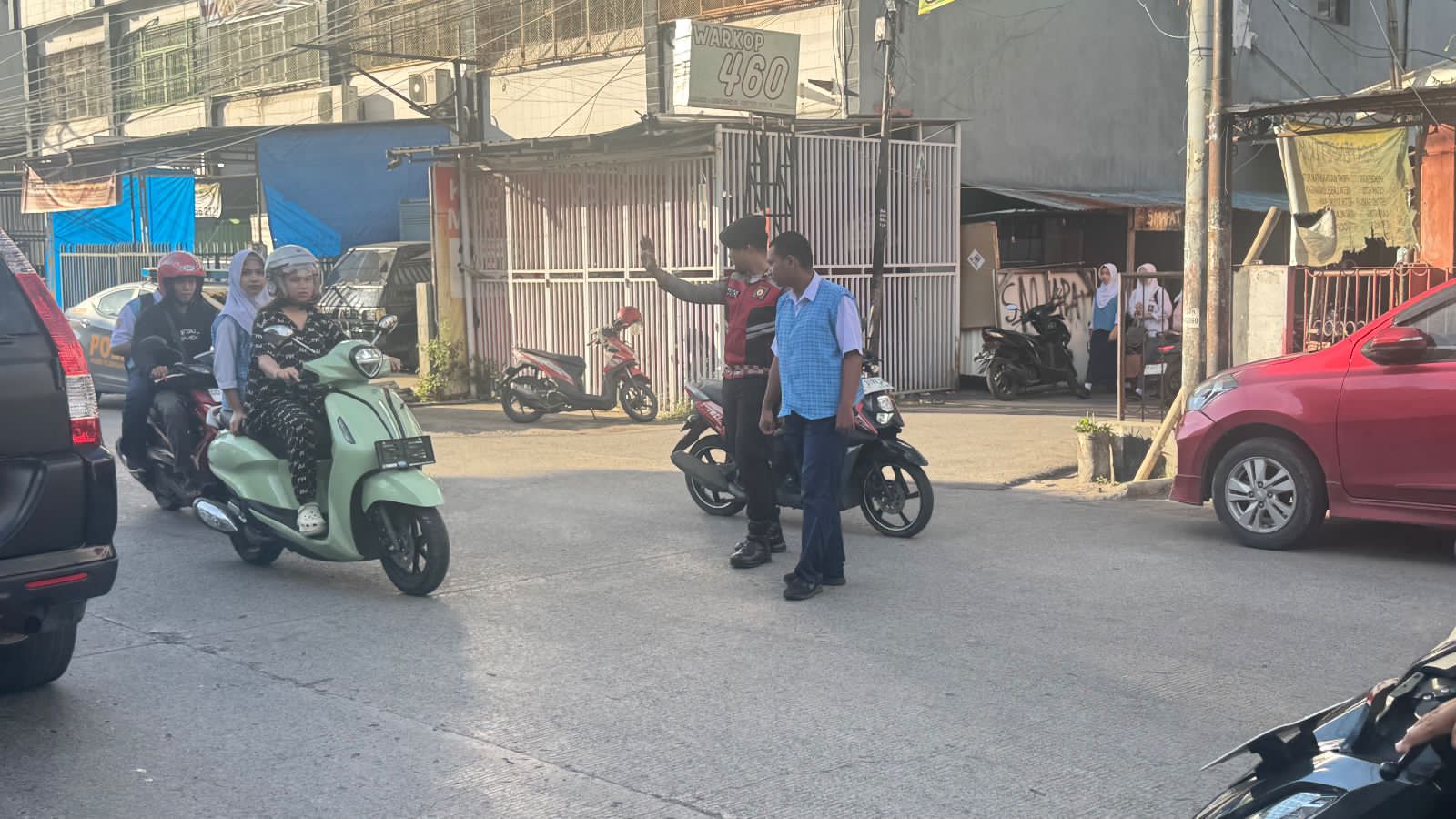 Polres Pelabuhan Makassar Tingkatkan Strong Point Pagi Hari, Keselamatan Pelajar Jadi Prioritas