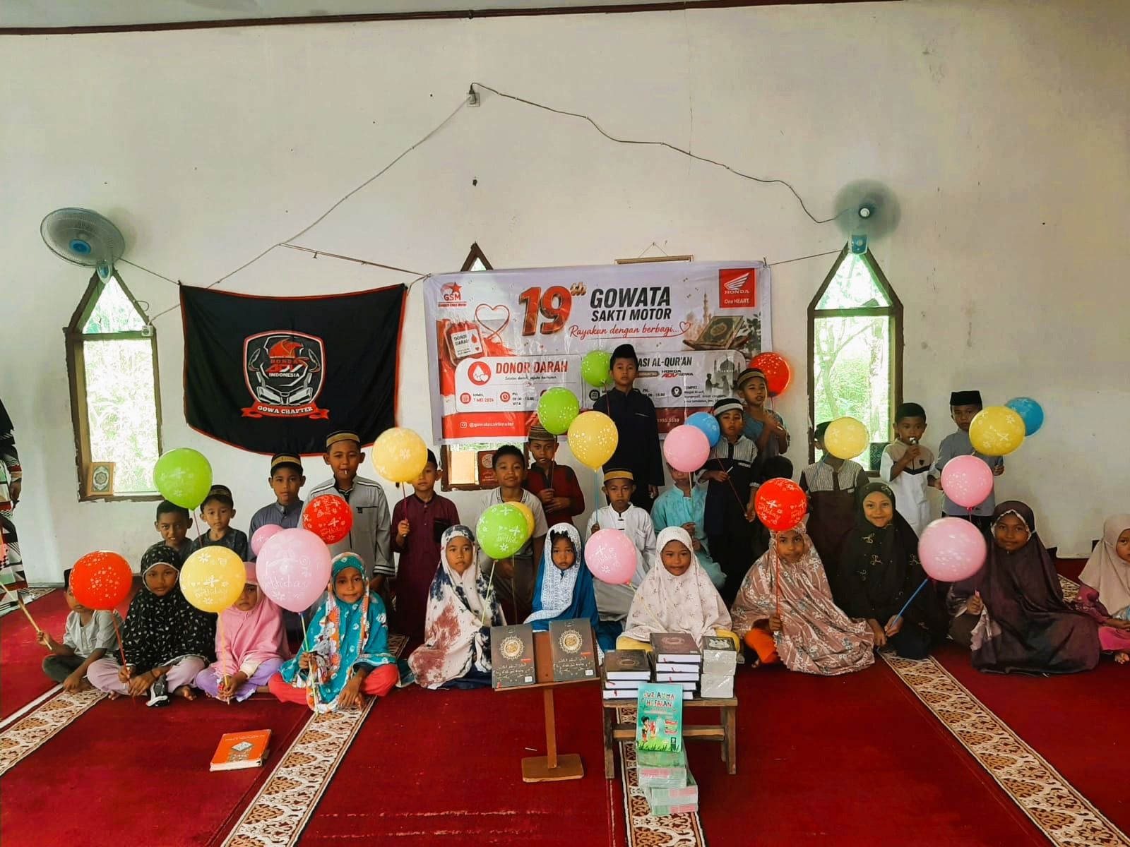 Anniversary ke-19, Gowata Sakti Motor Donasikan 10 Al-Quran untuk Masjid