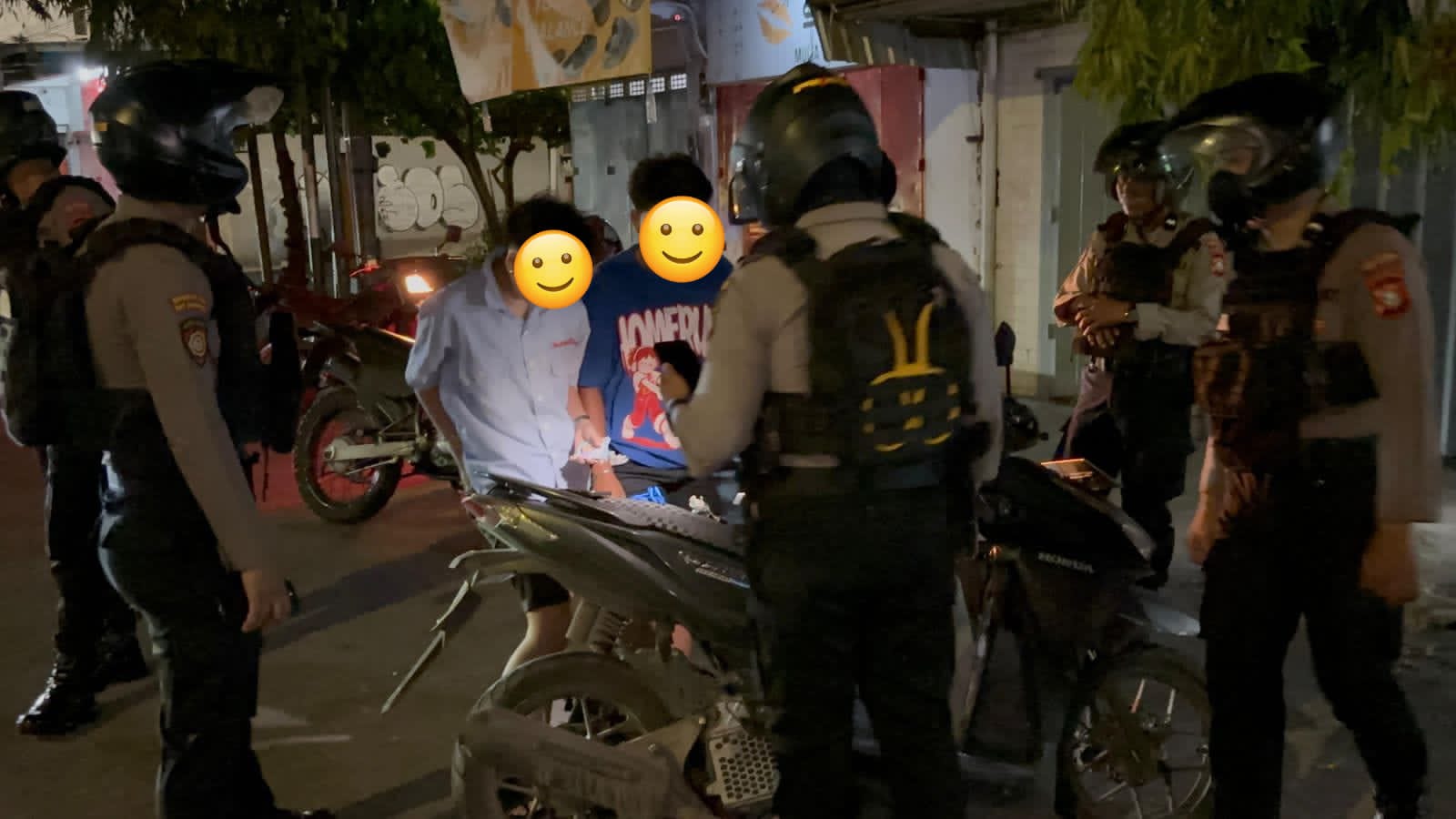 IMG-20260514-WA0005 Patroli Hingga Larut Malam, Polisi Periksa Remaja Berkendara Tanpa Menggunakan Helm