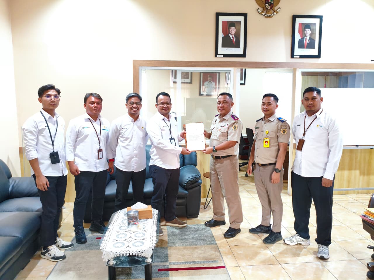 Perkuat Legalitas Aset, PLN UIP3B Sulawesi Terima Sertifikat HGB Dua Tapak Tower Strategis di Manado
