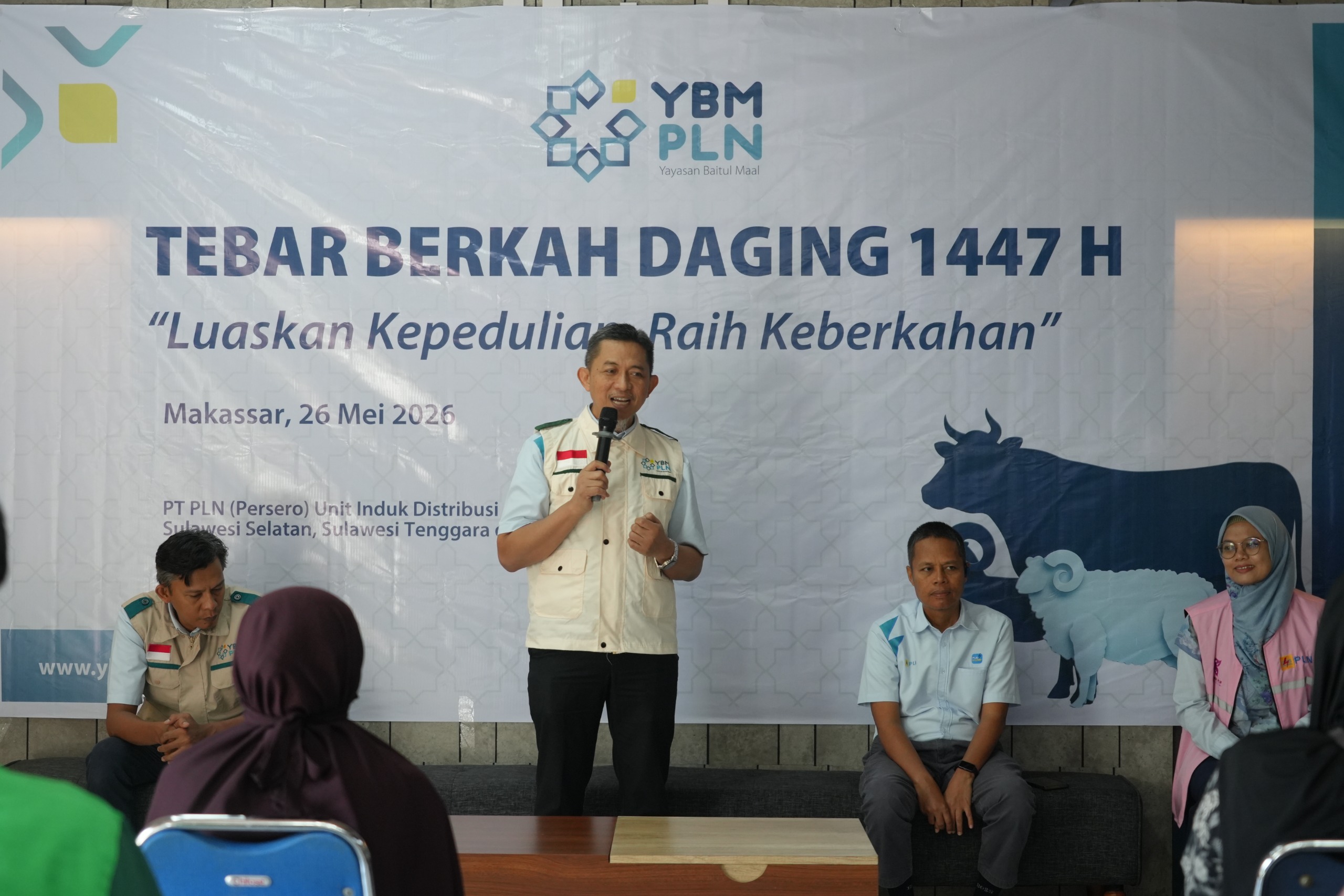 IMG-20260527-WA0015 Berbagi Kebaikan Idul Adha, YBM PLN UID Sulselrabar Salurkan Program Tebar Berkah Daging 1447 H
