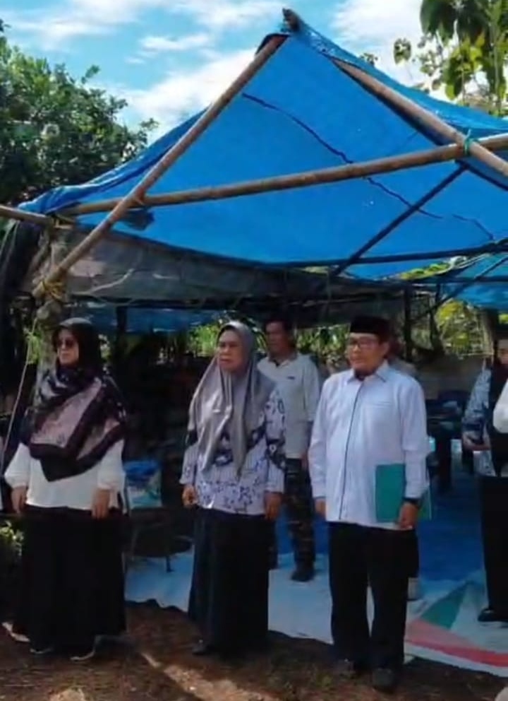 MKKS SMP Swasta Makassar, Gelar Hardiknas di Kebun Petani Pisang Capendis