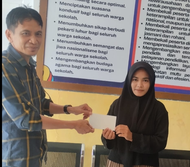 UPZ BAZNAS Sulsel Salurkan Beasiswa untuk Siswa Kurang Mampu di Jeneponto