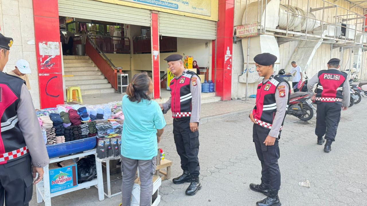 IMG-20260608-WA0063 Patroli Dialogis Satsamapta Polres Pelabuhan Makassar Sasar Pusat Keramaian