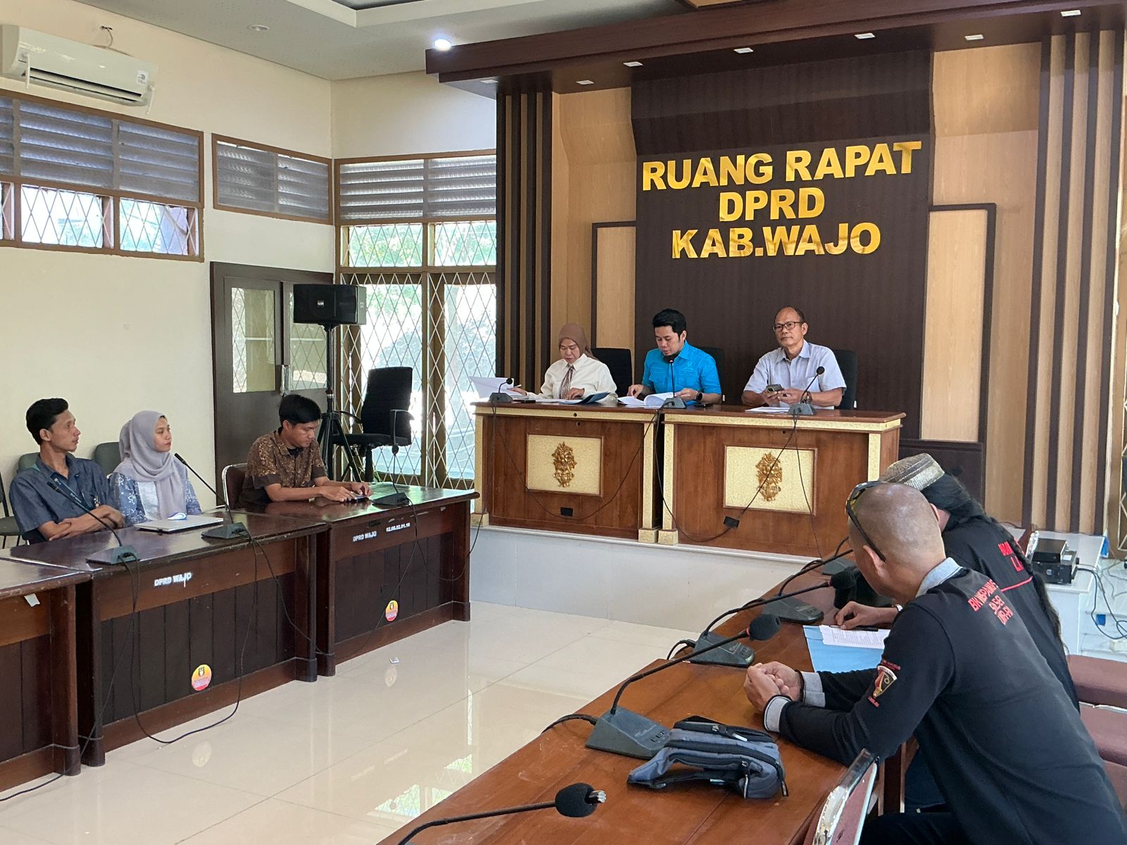 DPRD Wajo Fasilitasi Aspirasi Warga, PLN Beri Solusi Pemindahan Tiang Listrik di Area Masjid