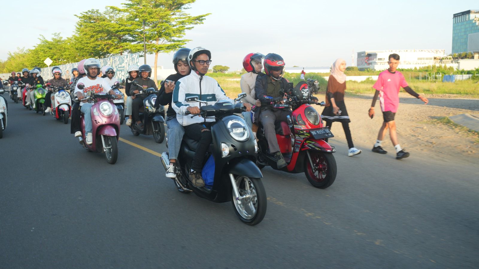 Asmo Sulsel Gelar Scoopy Riding “Your Mode, Your Ride”, Padukan Gaya, Kebersamaan, dan Keselamatan Berkendara