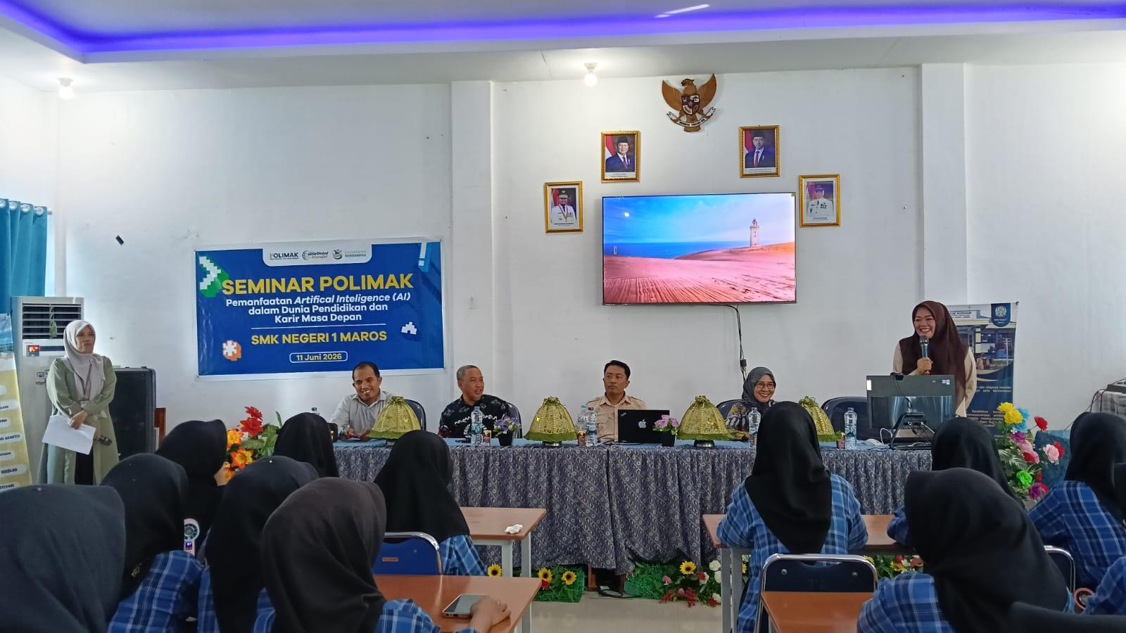 Prodi MI Polimak Gelar Seminar Pemanfaatan AI di SMKN 1 Maros