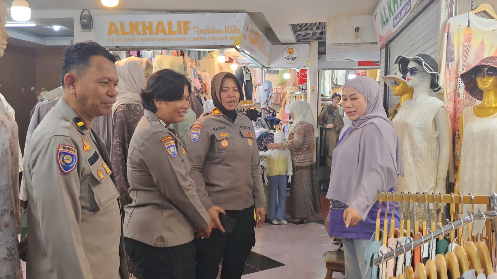 IMG-20260615-WA0087 Jaga Stabilitas Keamanan, Satbinmas Polres Pelabuhan Makassar Sambangi Pusat Grosir Butung