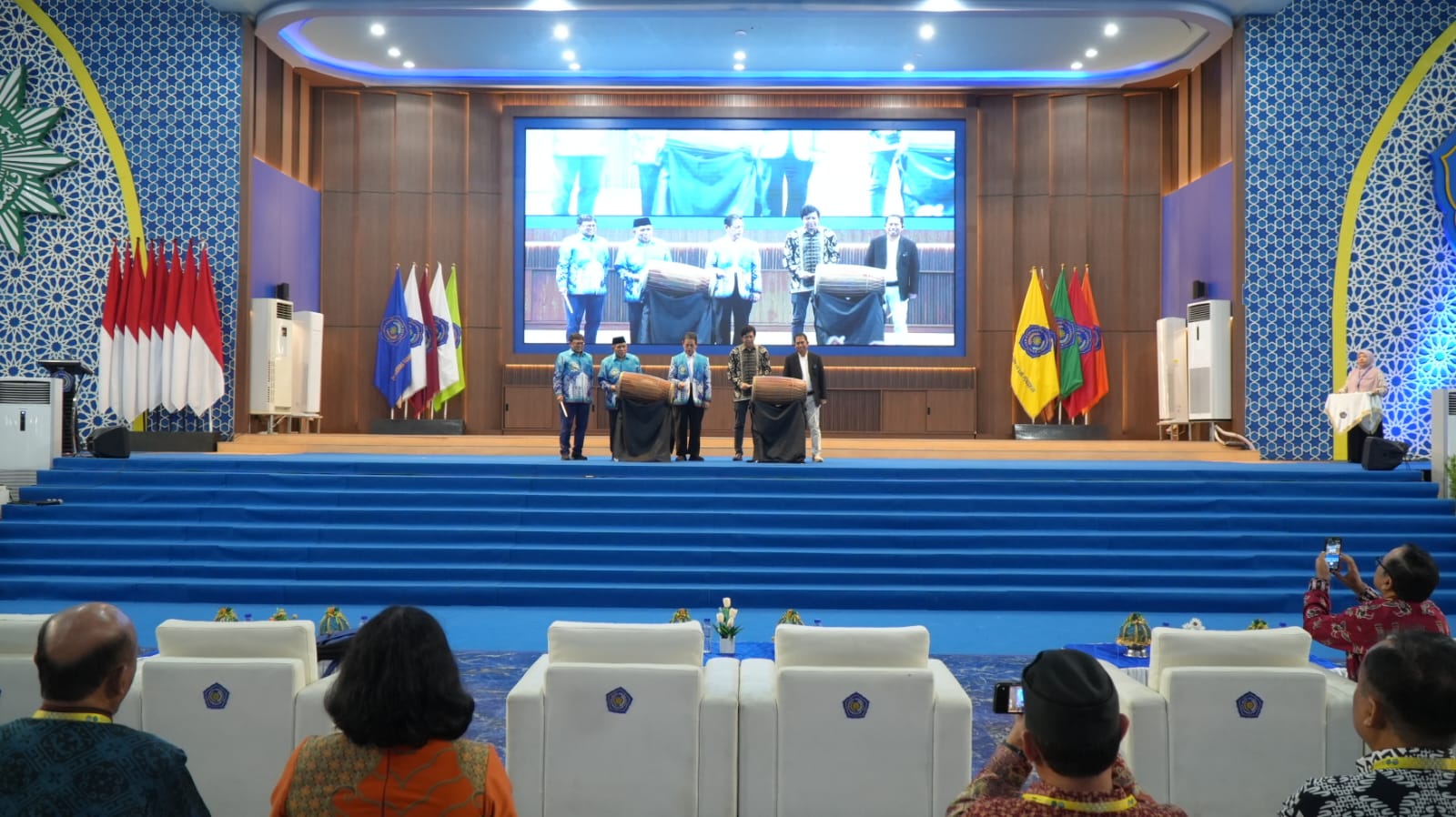 Kemendiktisaintek Gelar Seminar Hasil Kosabangsa di Unismuh Makassar, Dihadiri 116 Dosen se Indonesia