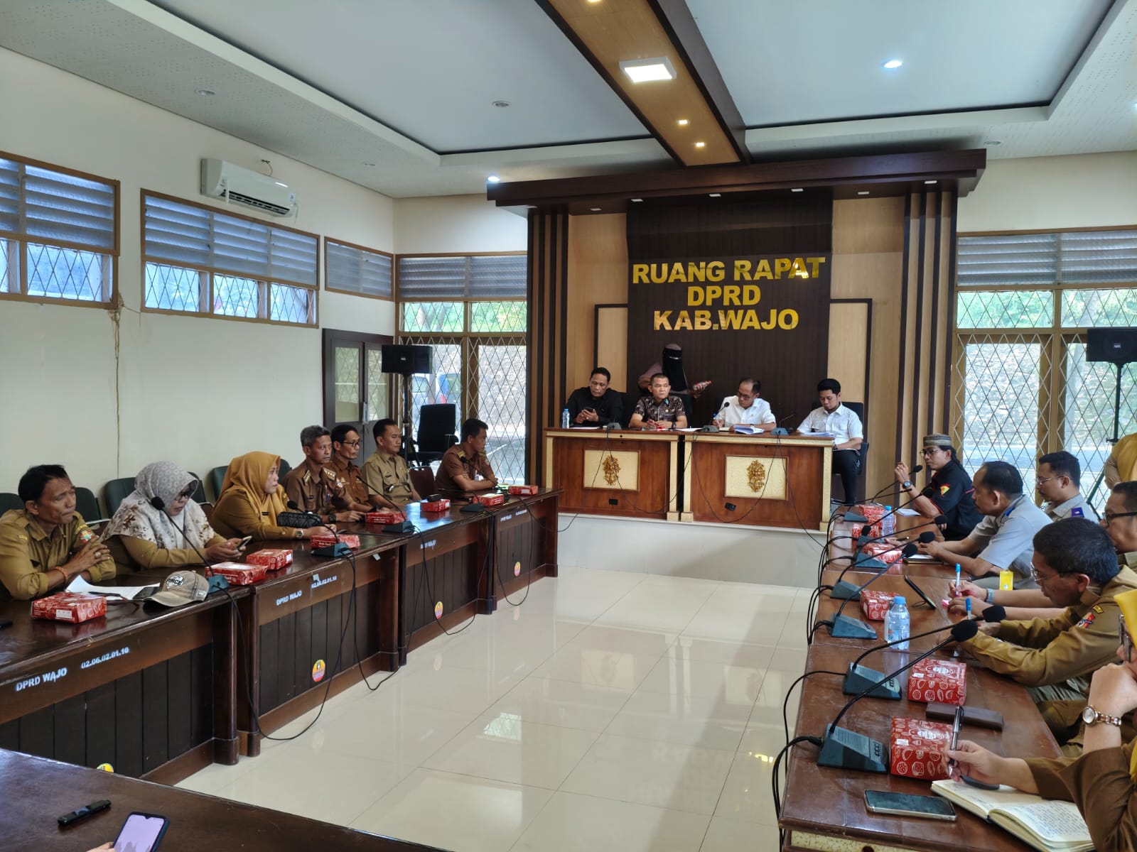 Komisi I DPRD Wajo Minta Kepala Desa Hentikan Pungutan Pengoporan Alas Hak Tanah