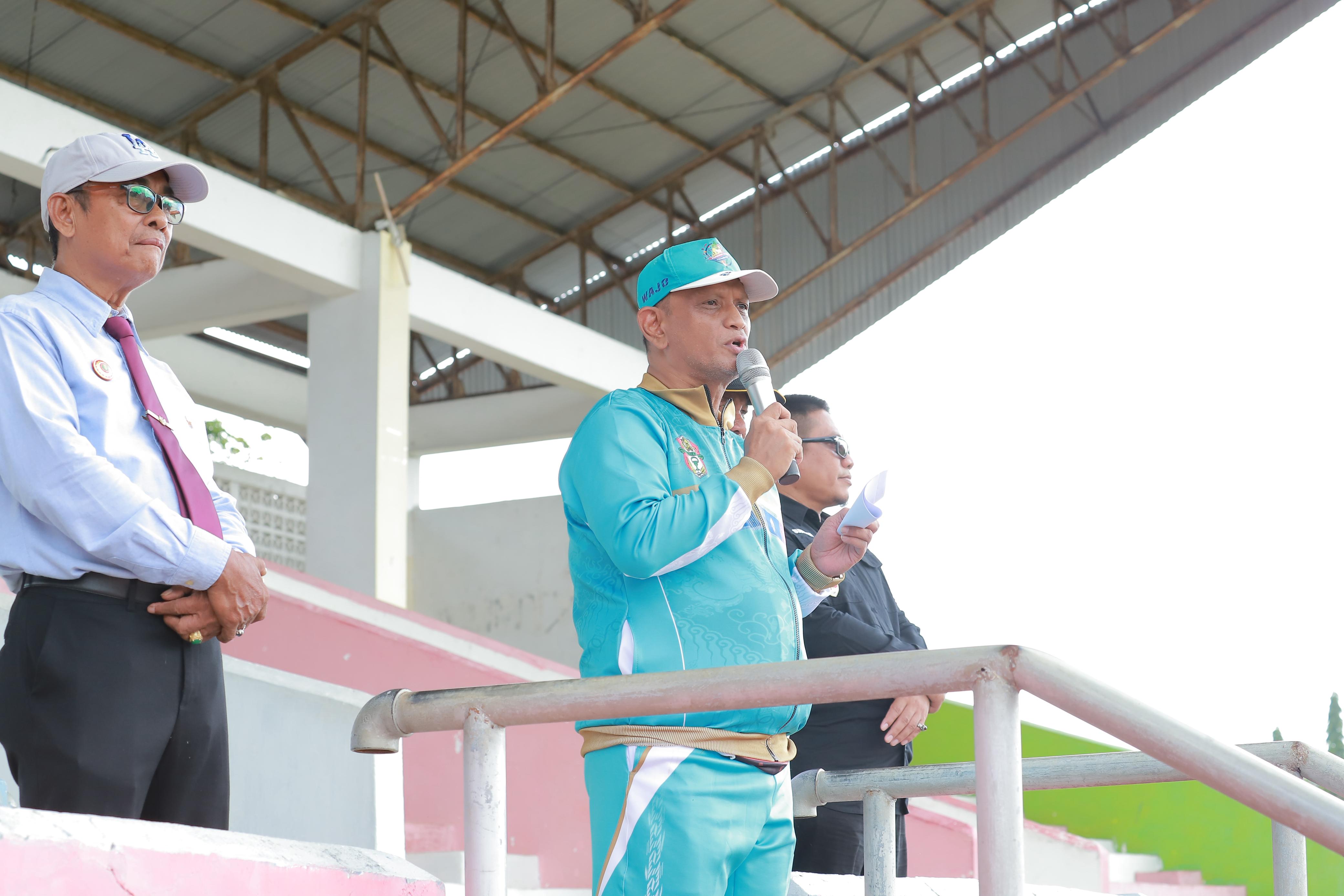 Bupati Lepas Peserta Porsenijar PGRI Wajo