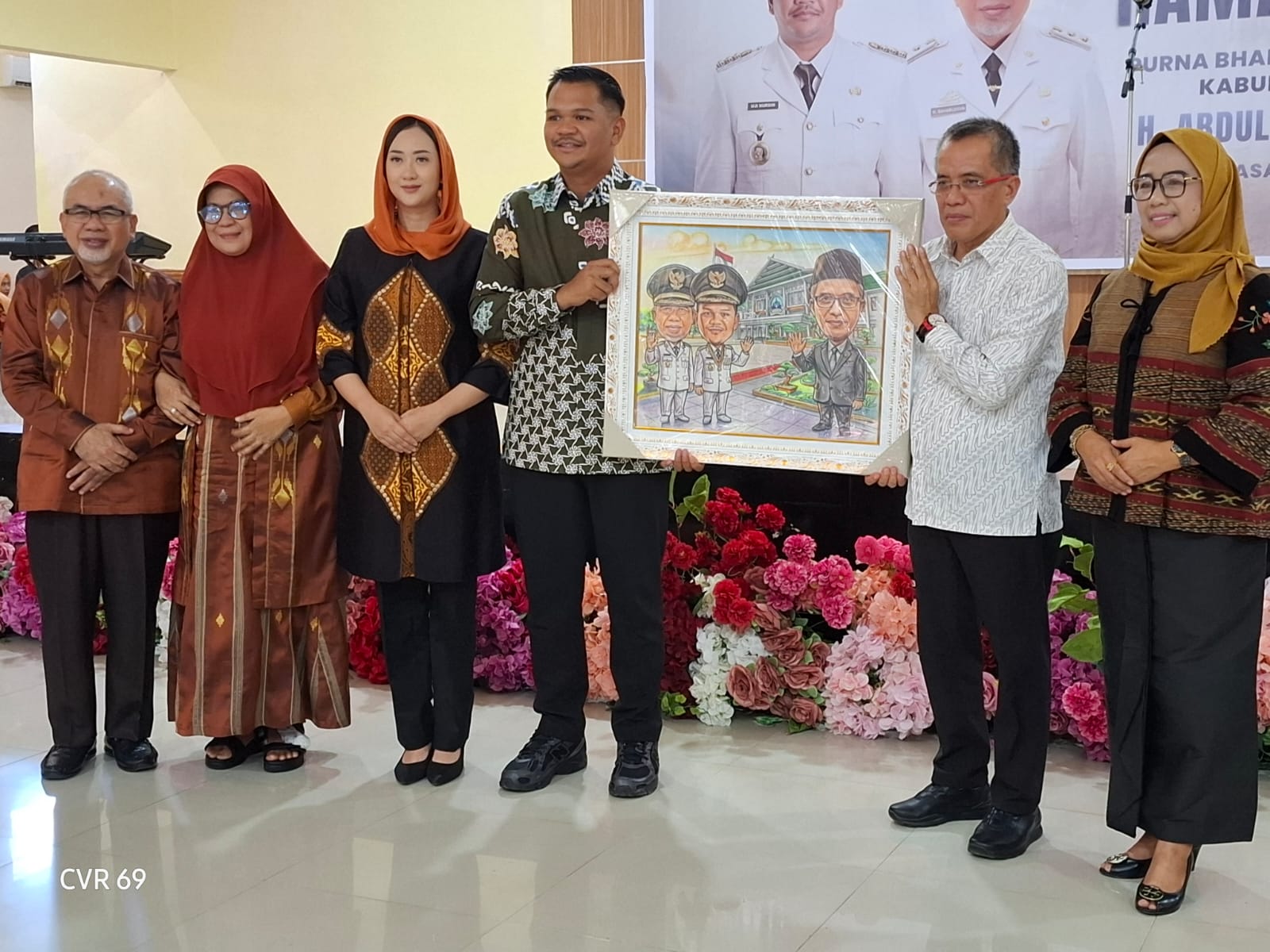 Momen Haru di Bantaeng, Bupati Lepas Sekda H. Abdul Wahab Purna Bhakti