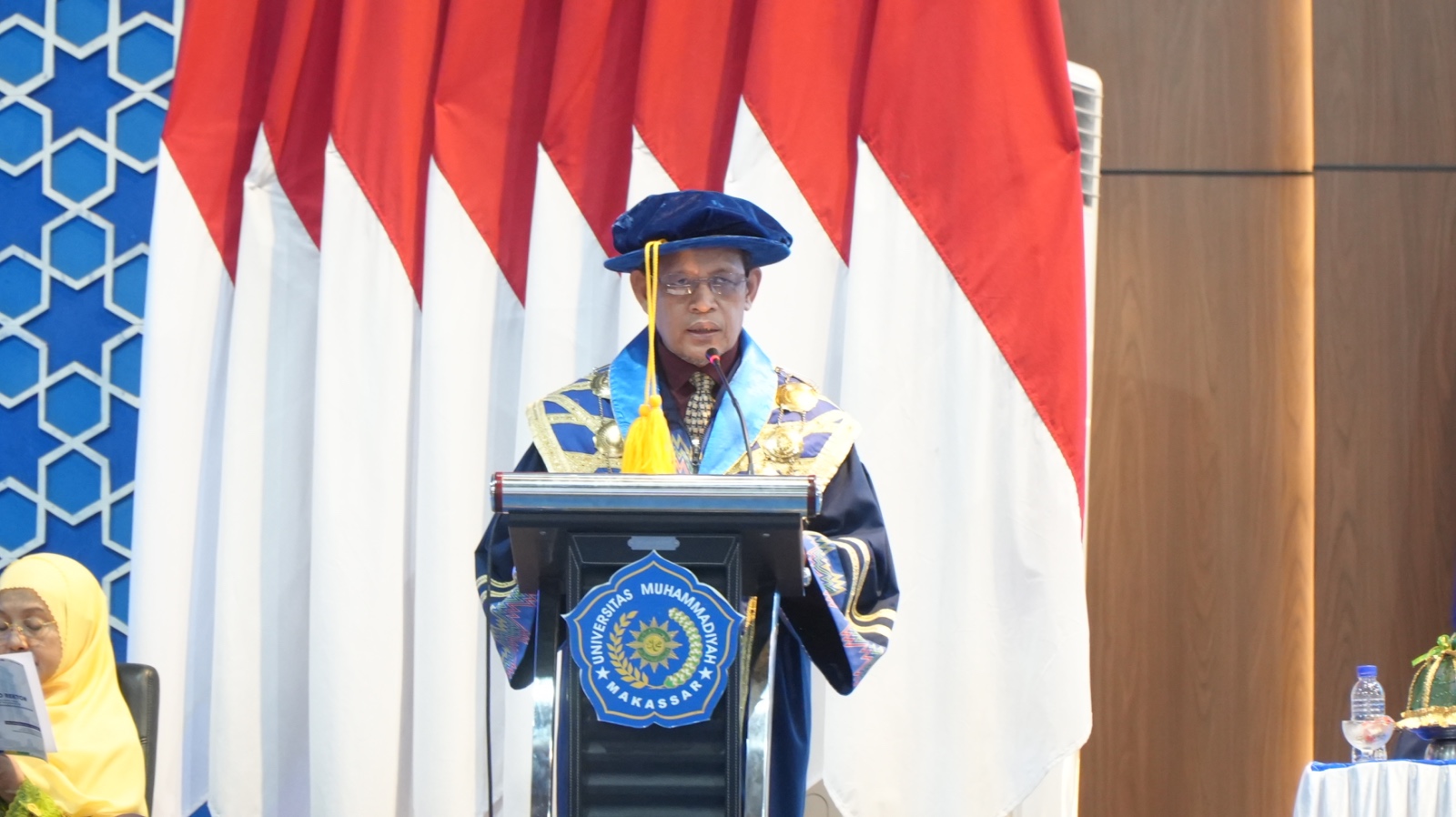 Kukuhkan 1.411 Lulusan, Rektor Sebut Unismuh Makin Mendunia