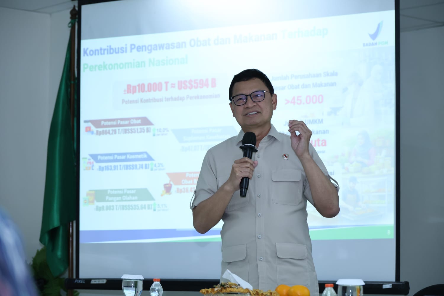 Dihadapan Ratusan Mahasiswa UHW, Taruna Ikrar Tegaskan Pentingnya Kolaborasi untuk Masa Depan Bangsa