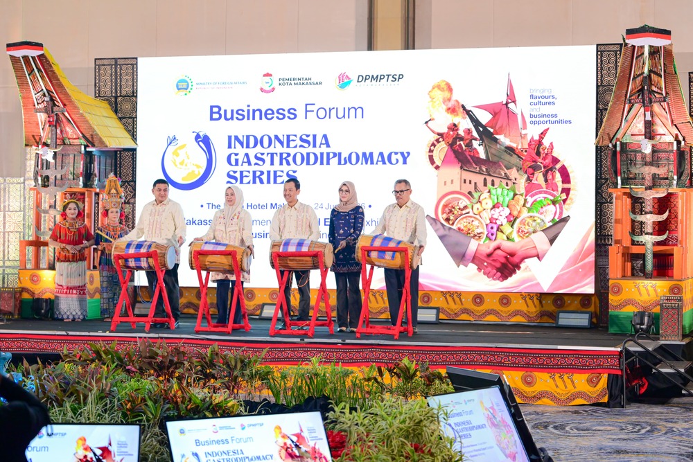 Buka Business Forum IGS 2026, Wagub Sulsel Tawarkan Potensi Investasi Sulsel ke Delegasi 28 Negara