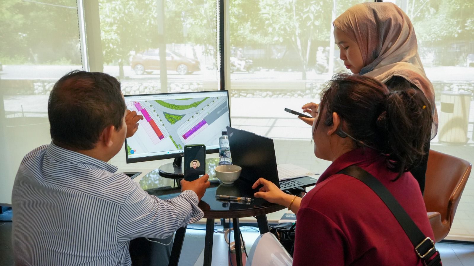 GMTD Luncurkan The Hive Frontier dan Treetops, Antusiasme Pasar Tunjukkan Tingginya Kebutuhan Hunian dan Ruang Usaha di Makassar GMTD Luncurkan The Hive Frontier dan Treetops, Antusiasme Pasar Tunjukkan Tingginya Kebutuhan Hunian dan Ruang Usaha di Makassar