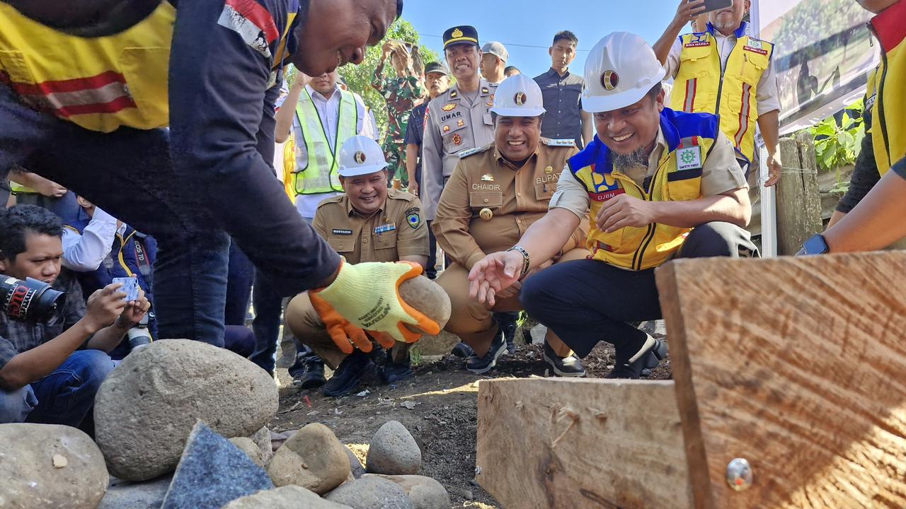 Gubernur Sulsel Ground Breaking Duplikasi Jembatan Sungai Maros, Anggaran Capai Rp51,6 Miliar