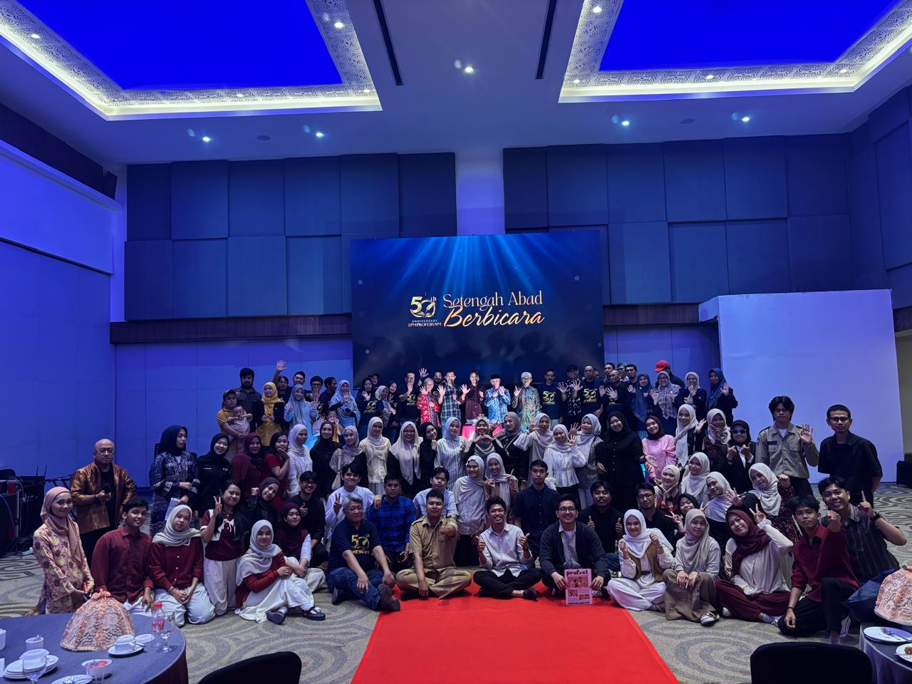 Setengah Abad Profesi UNM, Sebuah Buku Menjaga Ingatan yang Tak Pernah Selesai