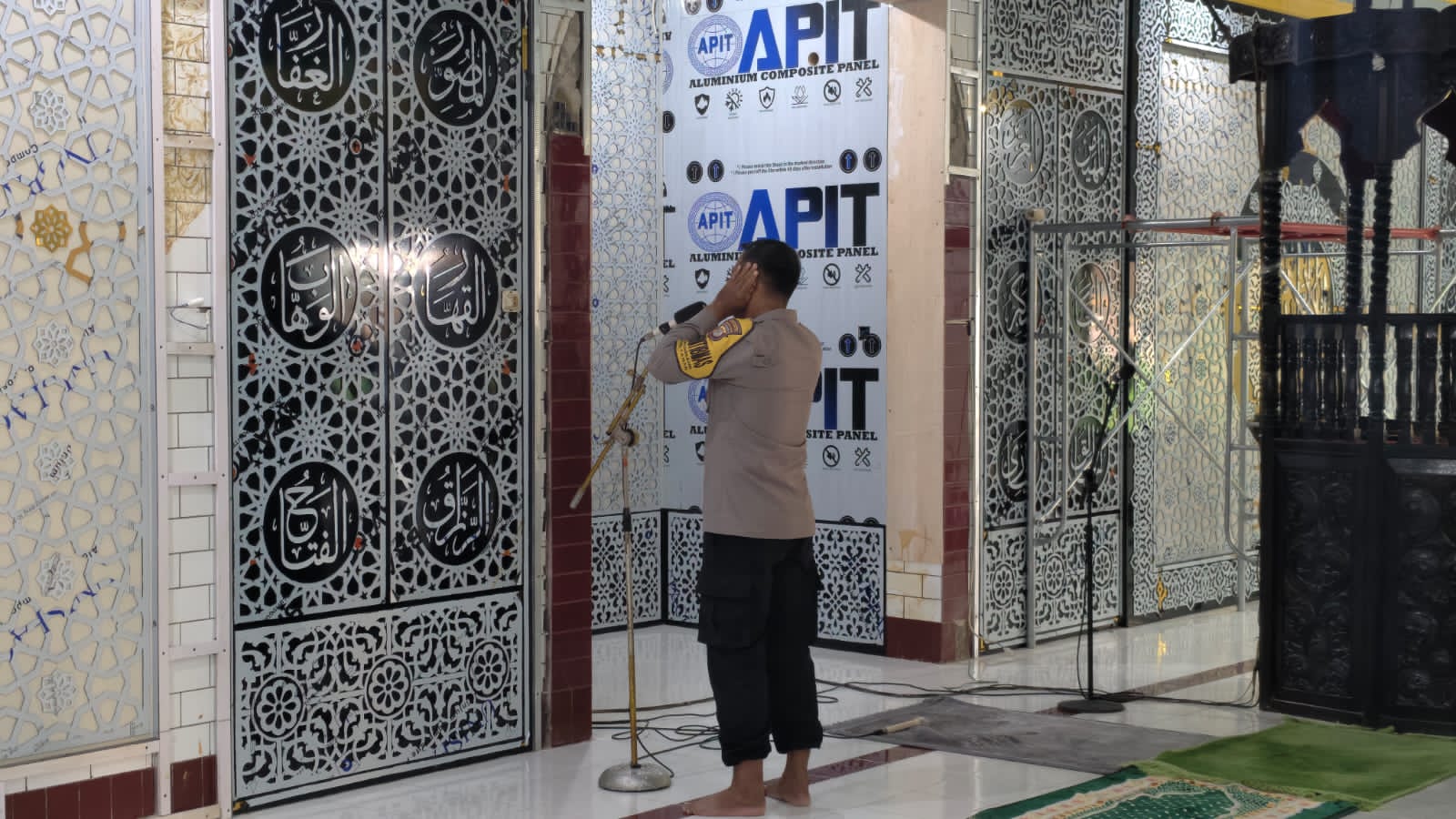 Saat Kumandang Adzan Menggema, Polres Pelabuhan Makassar Serukan Gerakan Memakmurkan Masjid